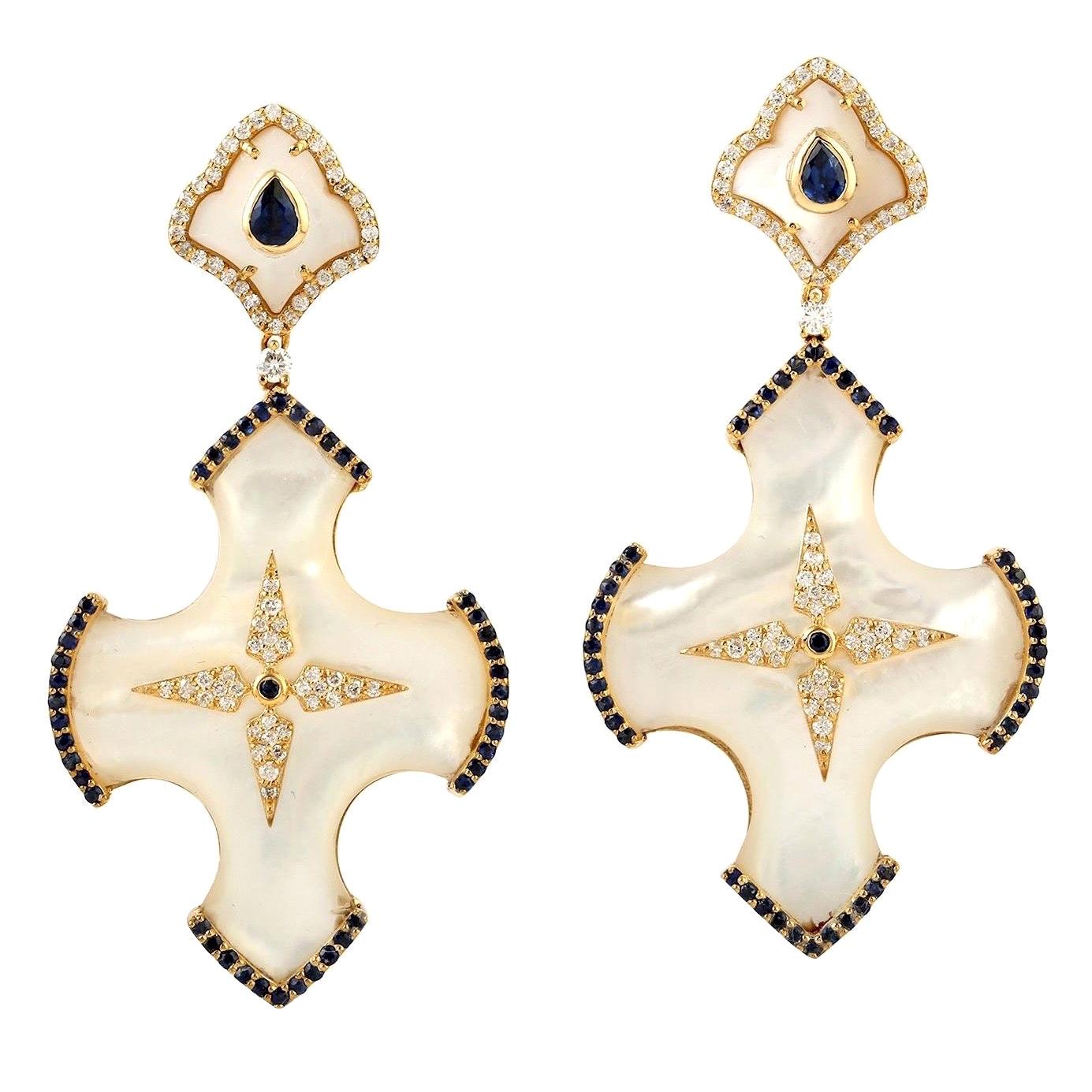 Ohrringe mit blauen Saphiren, Perlen und Diamanten aus 18 Karat Gold
