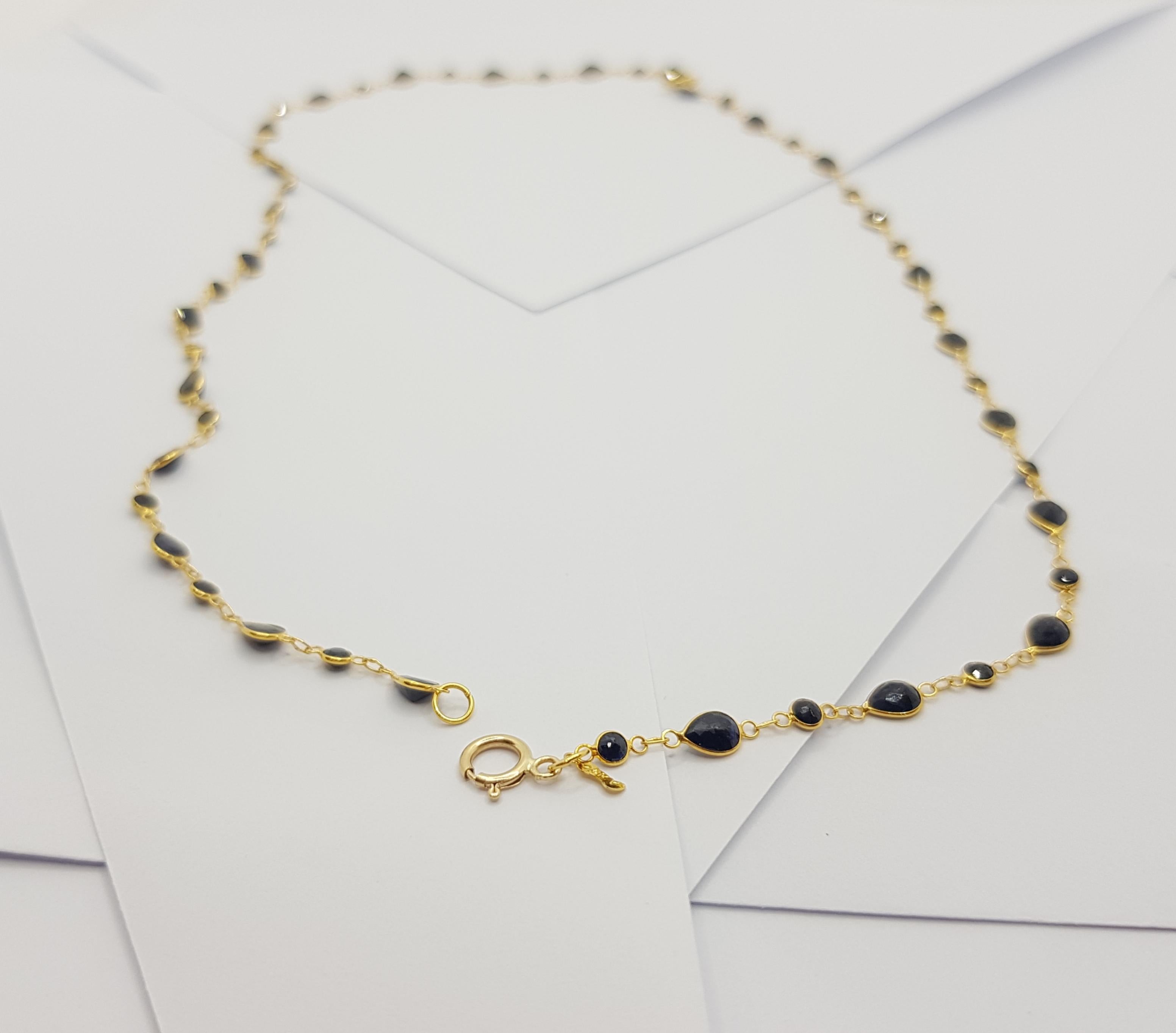 Blue Sapphire Necklace Set in 18 Karat Gold Settings In New Condition For Sale In Bangkok, TH