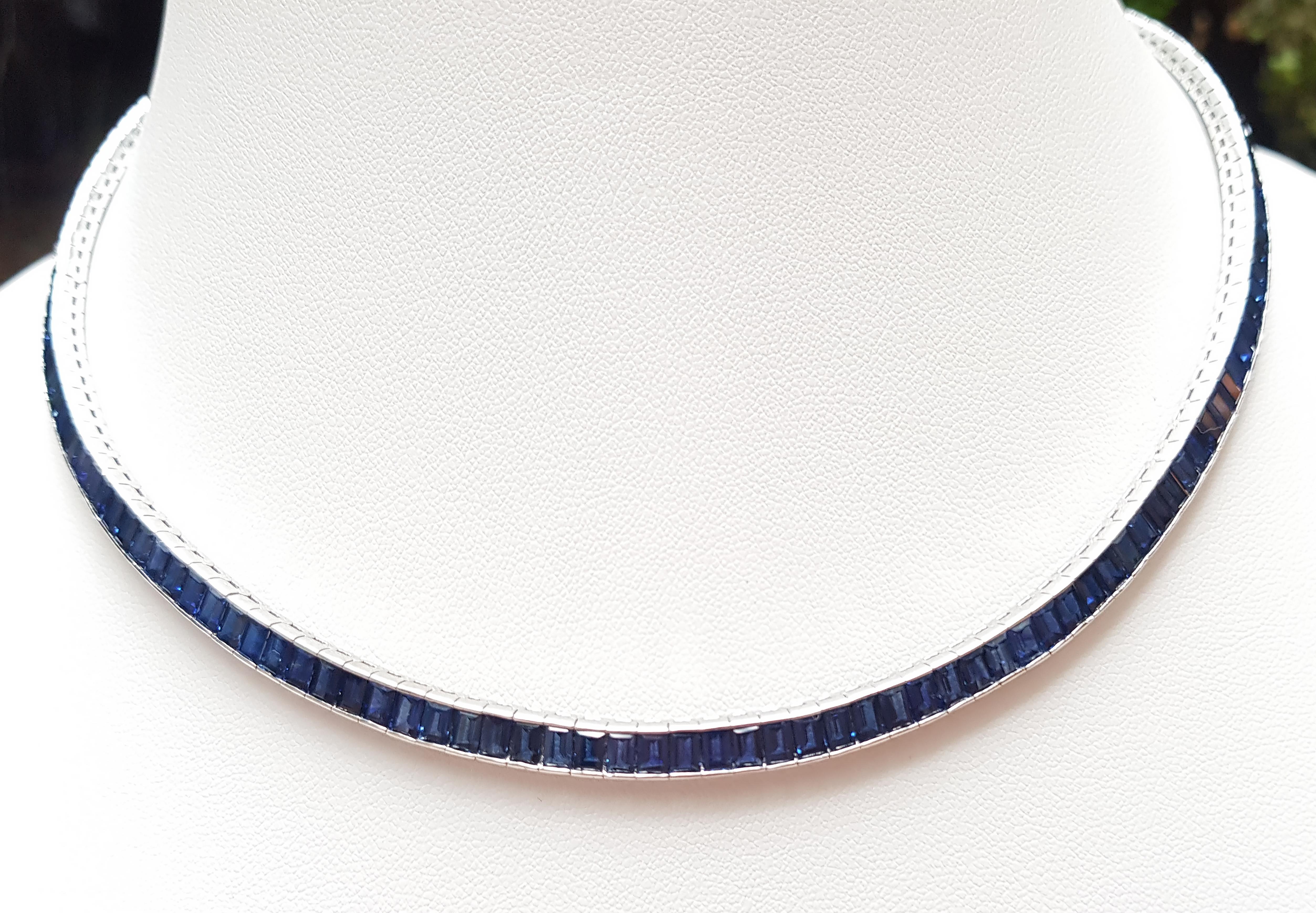 Contemporary Blue Sapphire Necklace Set in 18 Karat White Gold Settings For Sale