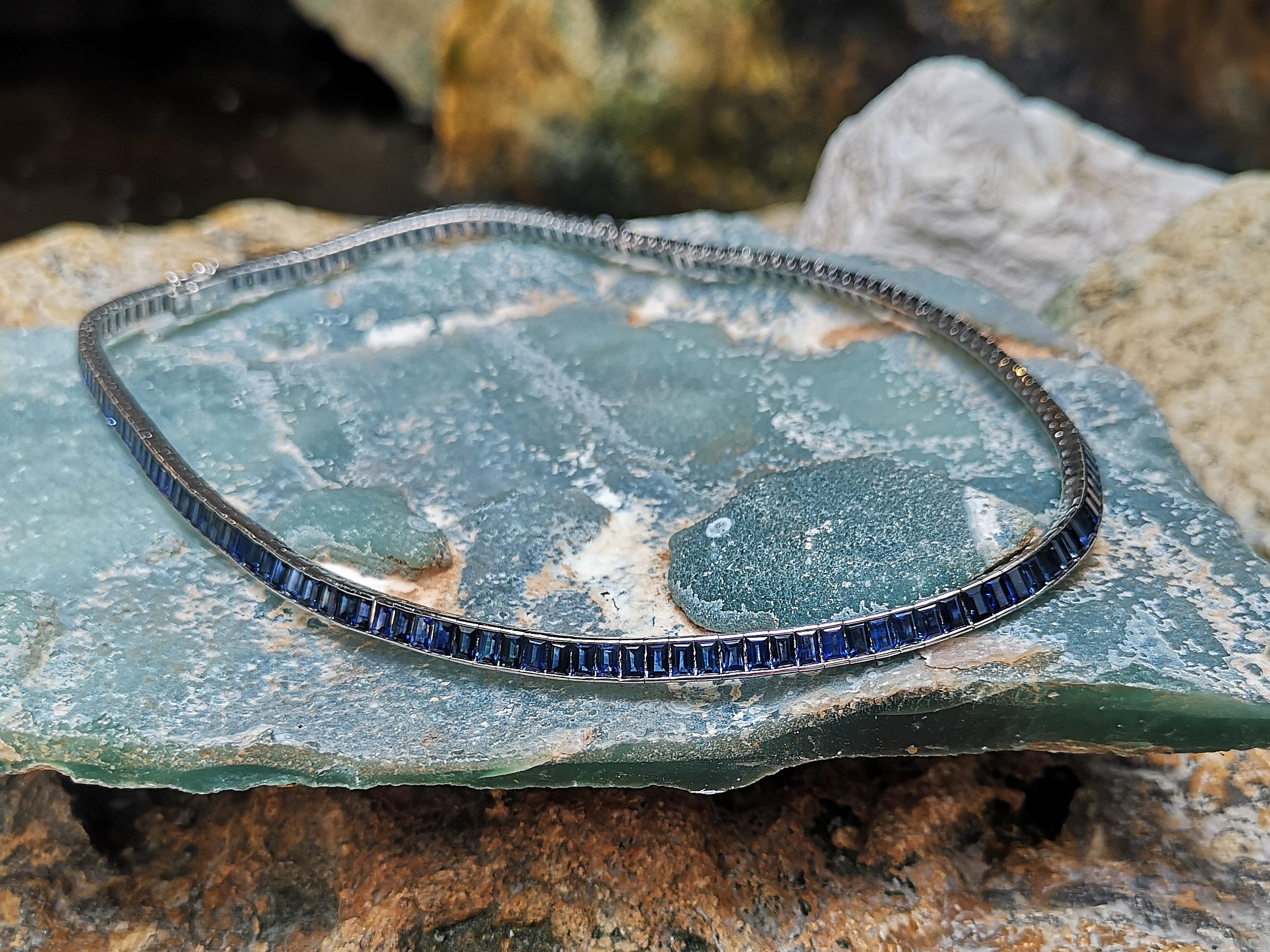 Blue Sapphire Necklace Set in 18 Karat White Gold Settings For Sale 1