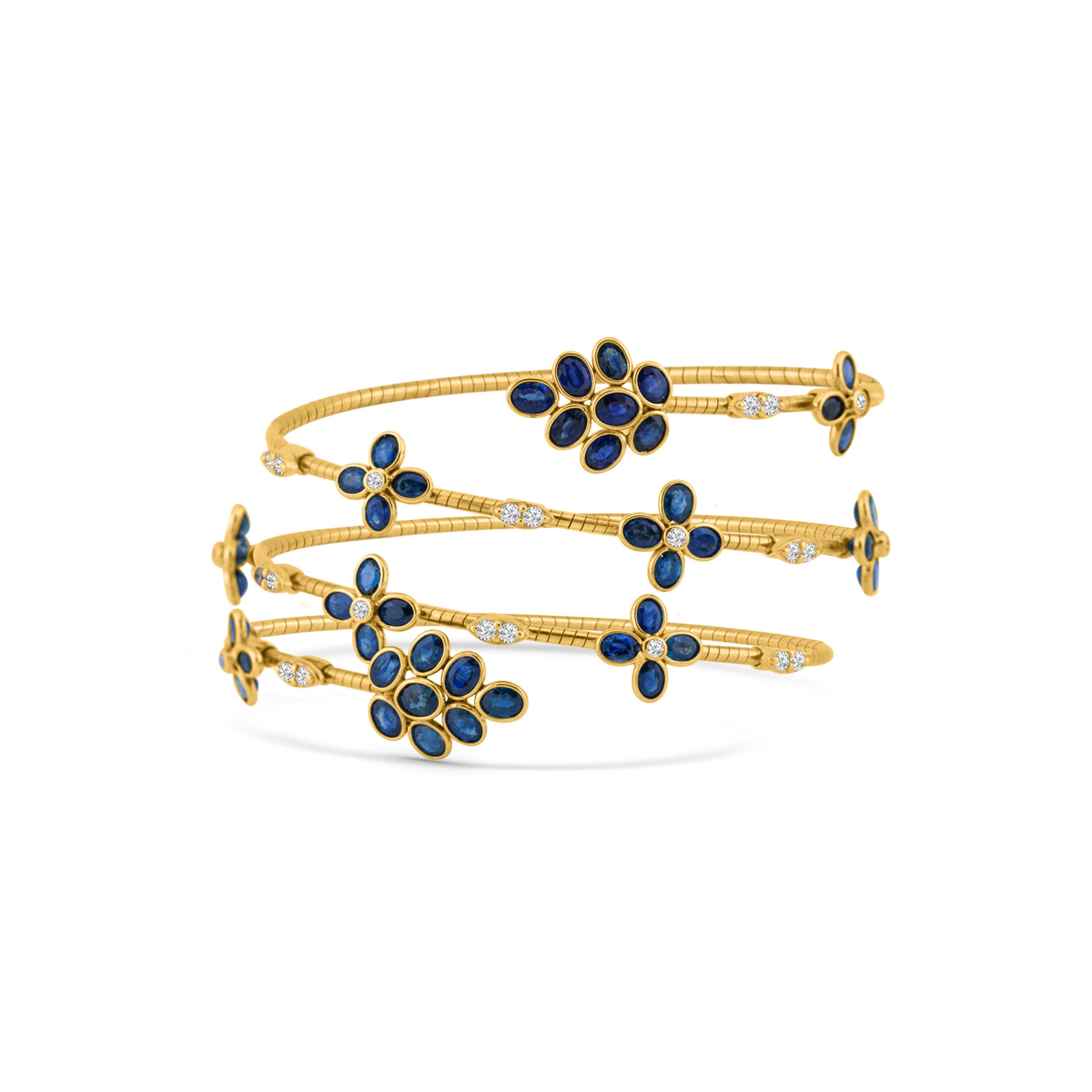 Contemporain Bracelet jonc ovale en or jaune 18 carats avec saphir bleu et diamants en vente