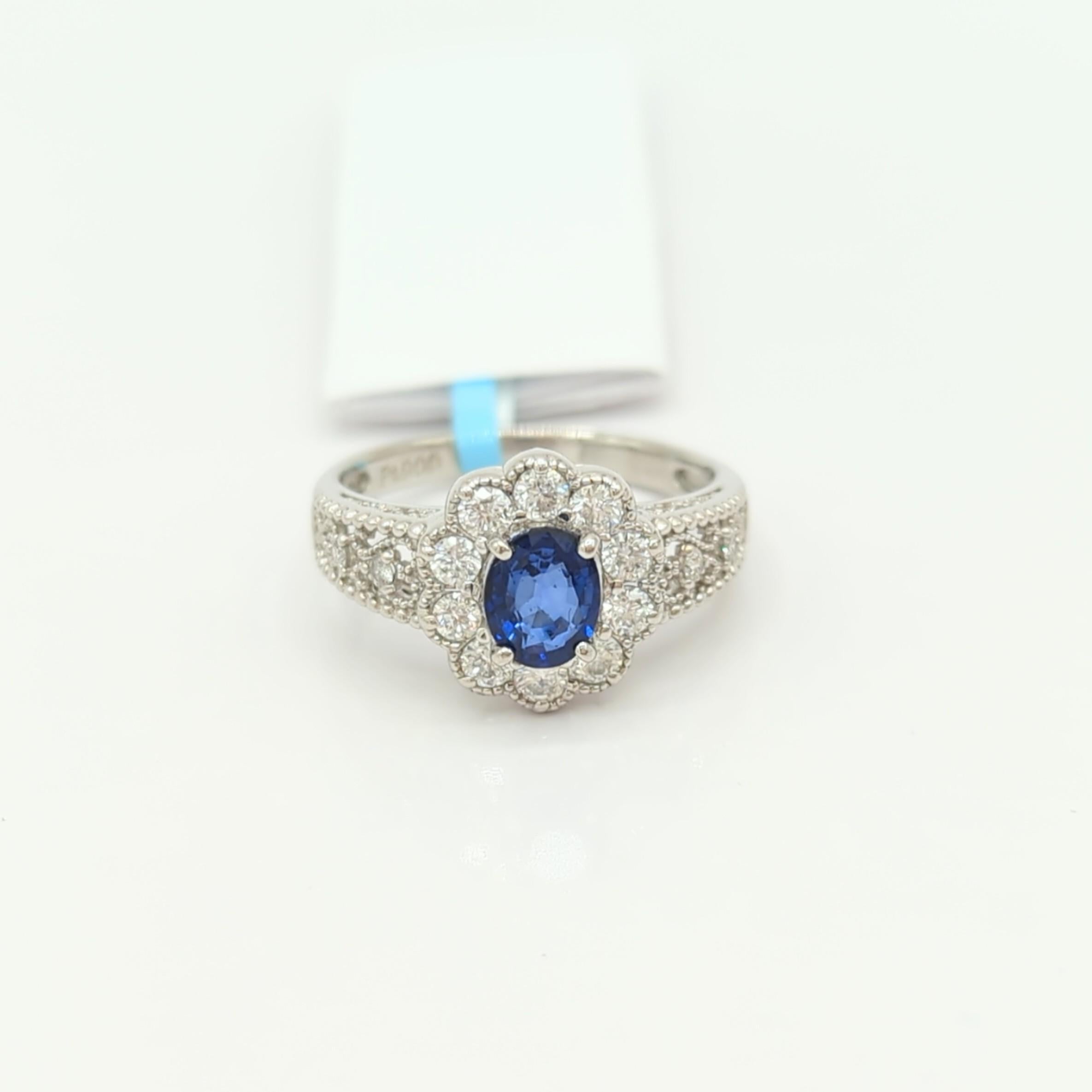 Blue Sapphire Oval and White Diamond Cocktail Ring in Platinum In Excellent Condition For Sale In Los Angeles, CA