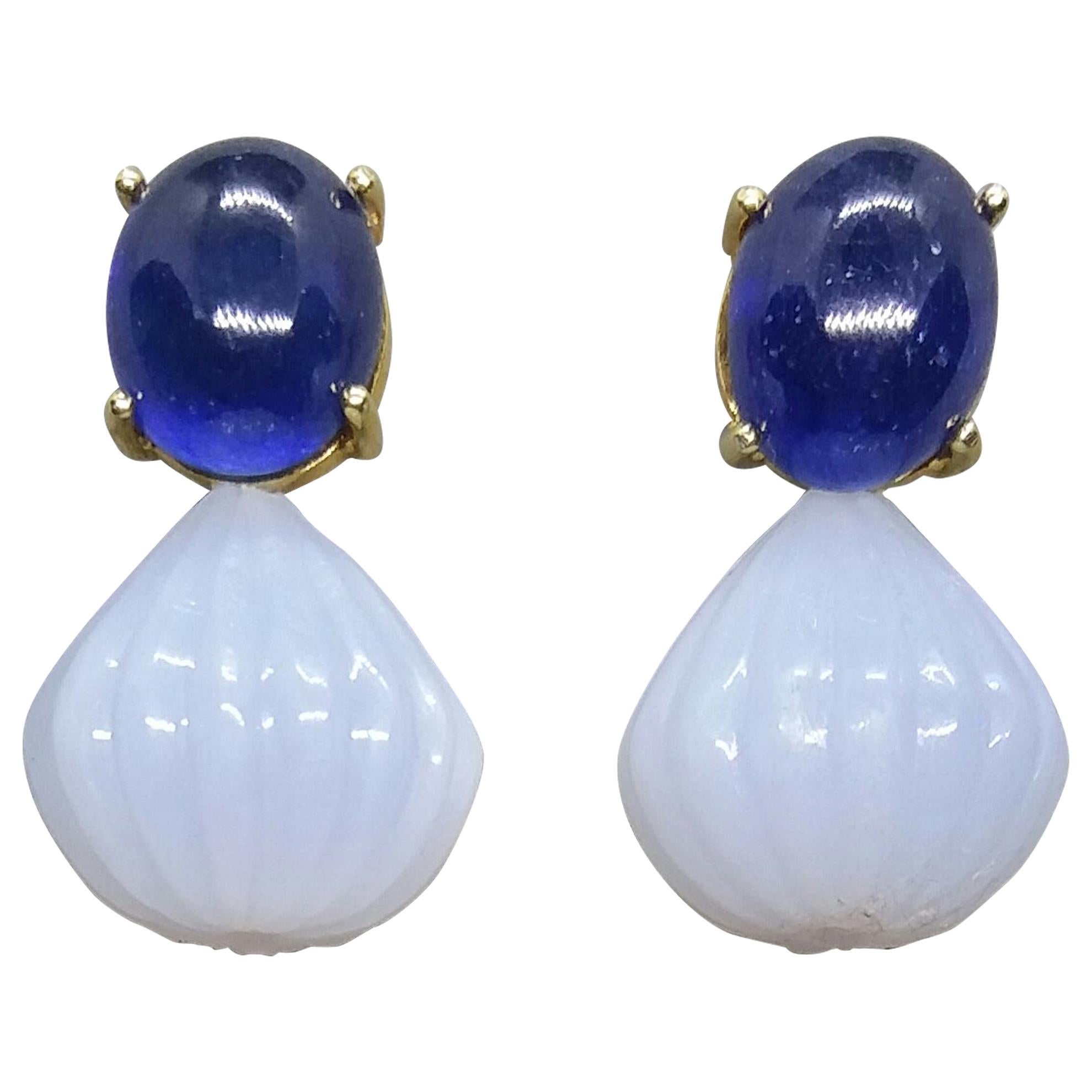 Blue Sapphire Oval Cabochon Chalcedony Carved Round Drops 14 Karat Yellow Gold For Sale