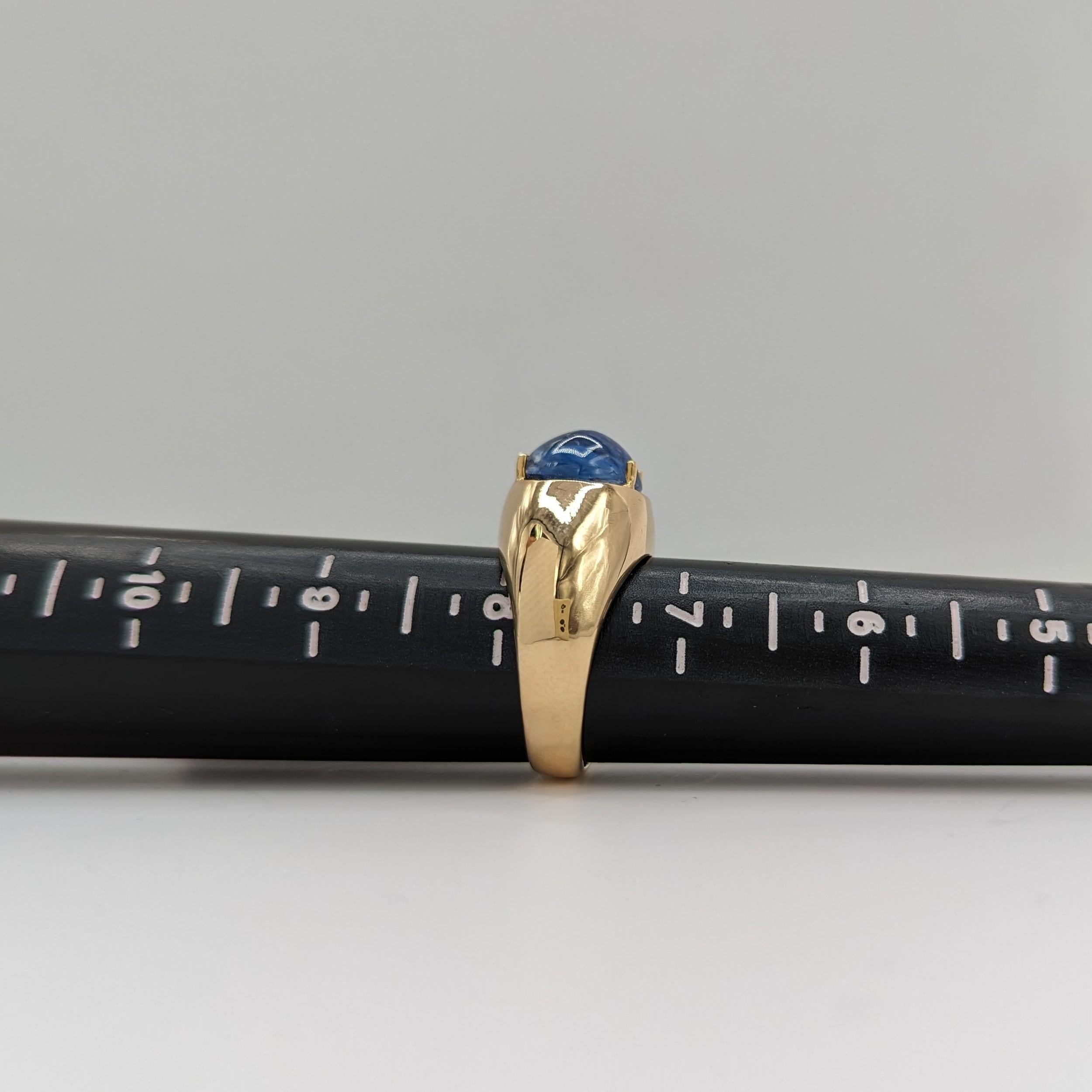 Blue Sapphire Oval Cabochon Dome Ring in 14K Yellow Gold For Sale 2