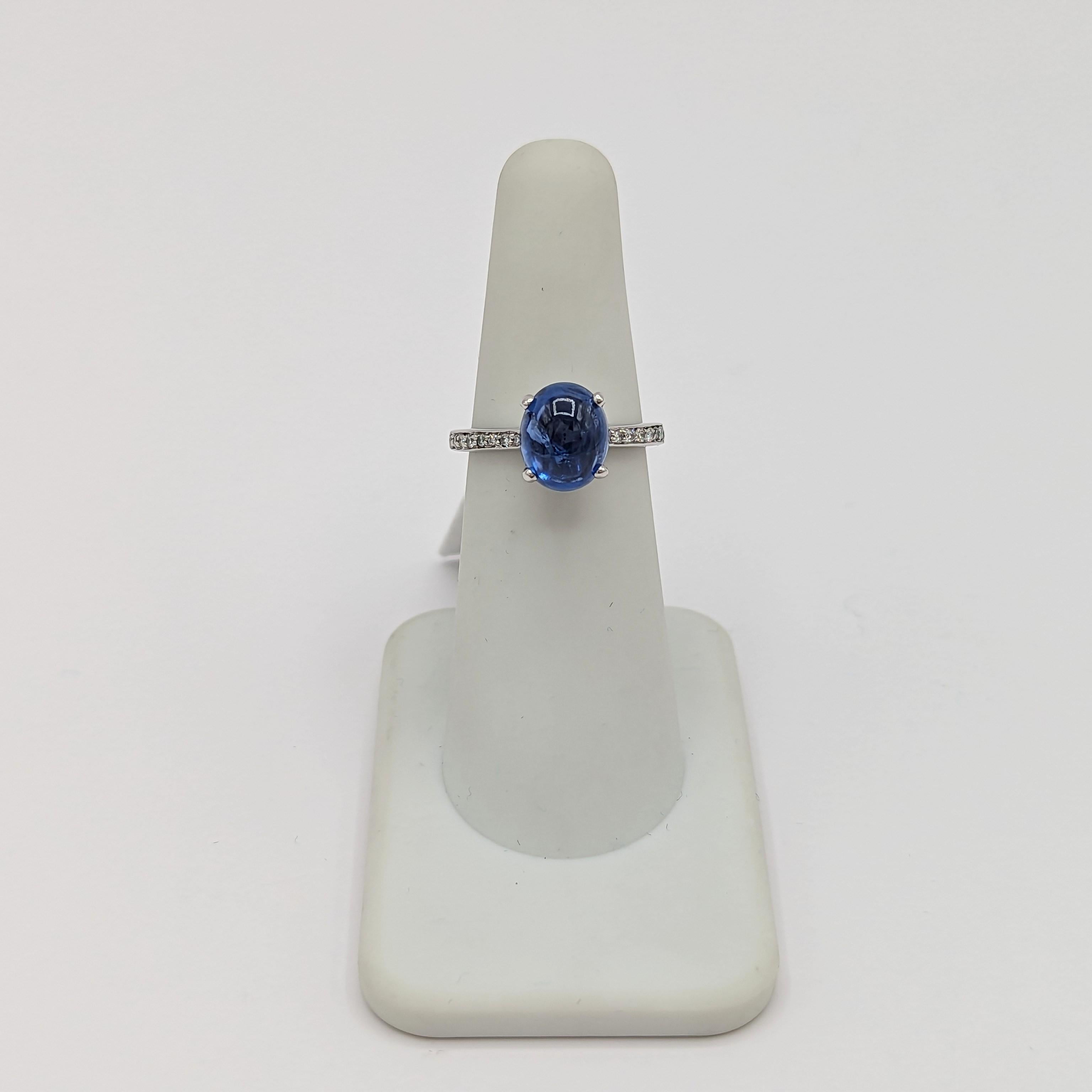 Blue Sapphire Oval Cabochon Solitaire Ring in 14K White Gold In New Condition For Sale In Los Angeles, CA
