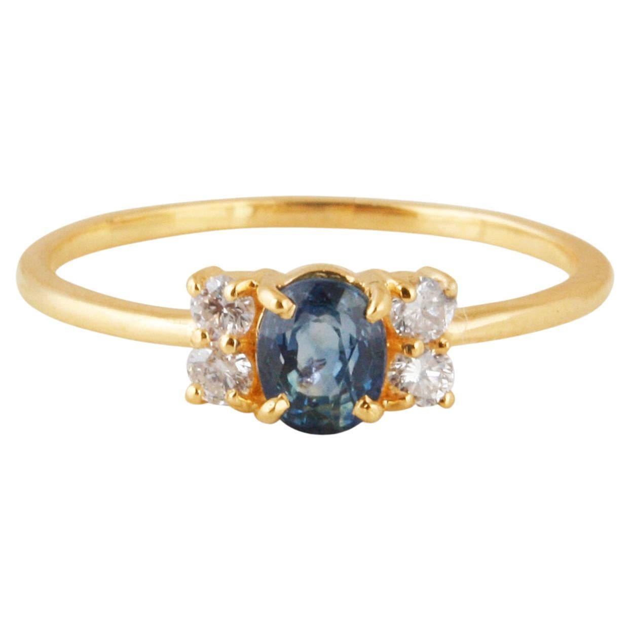 Blue Sapphire Oval & Diamond Ring in 18K Yellow Gold