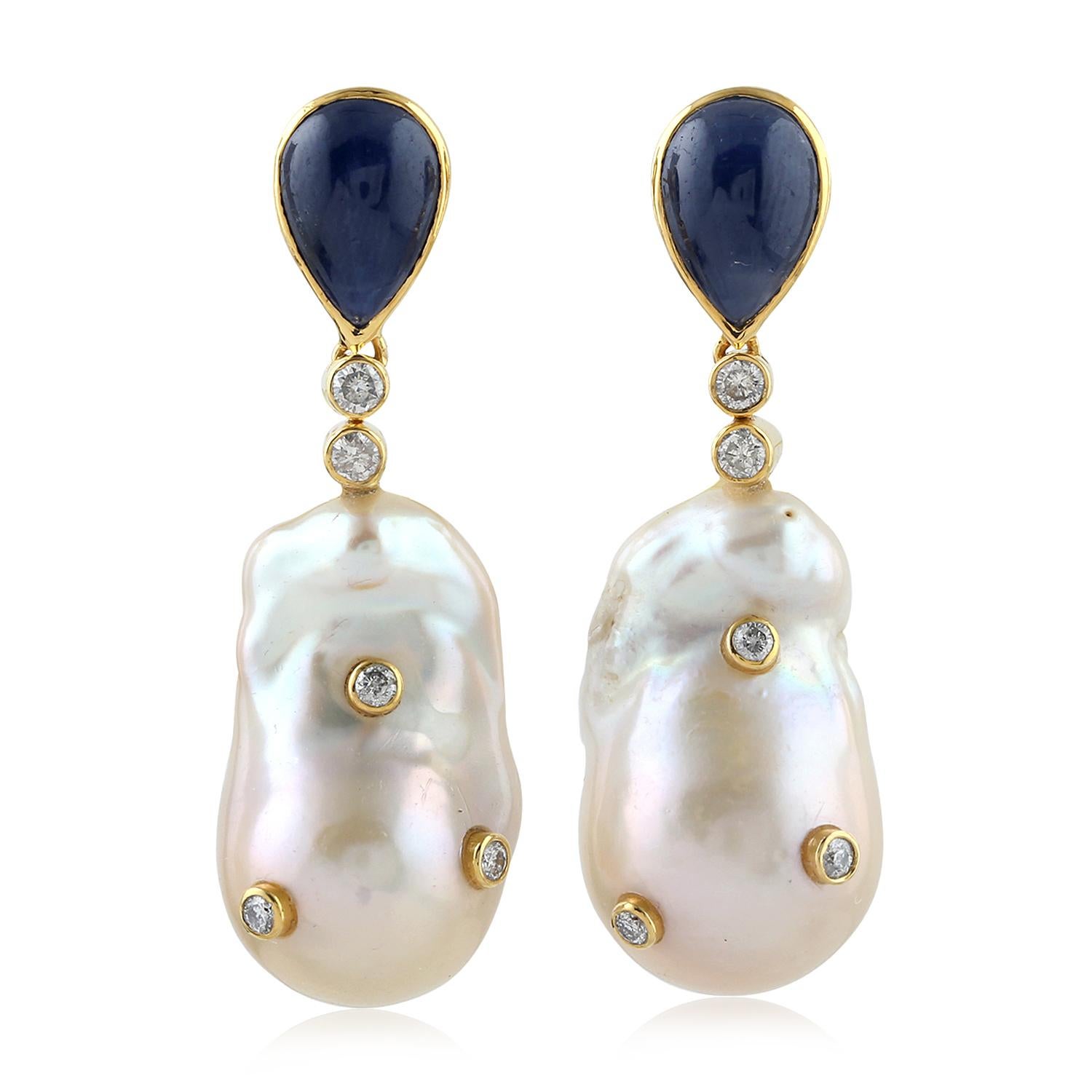 Ohrringe aus 18 Karat Gold mit blauem Saphir, Perle und Diamant (Moderne) im Angebot