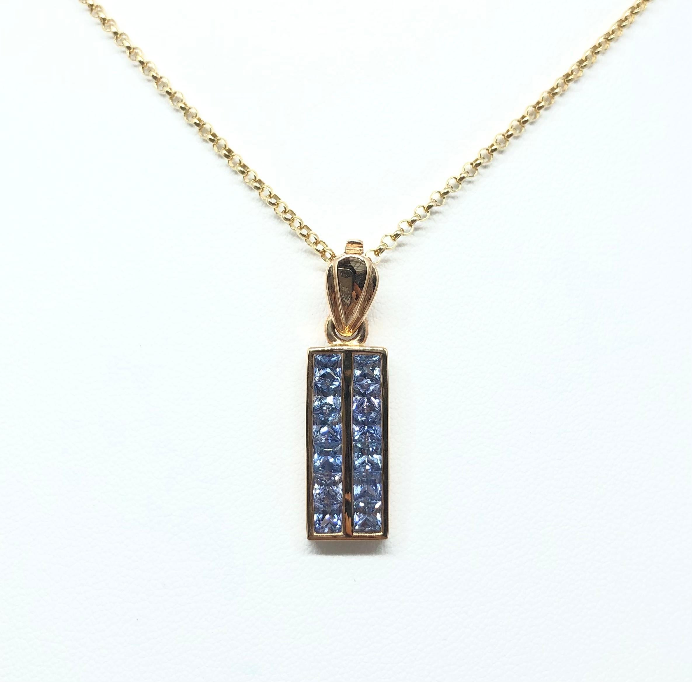 Blue Sapphire 2.26 carats Pendant set in 18 Karat Rose Gold Settings
(chain not included)

Width: 0.9 cm 
Length: 3.1 cm
Total Weight: 4.74  grams


