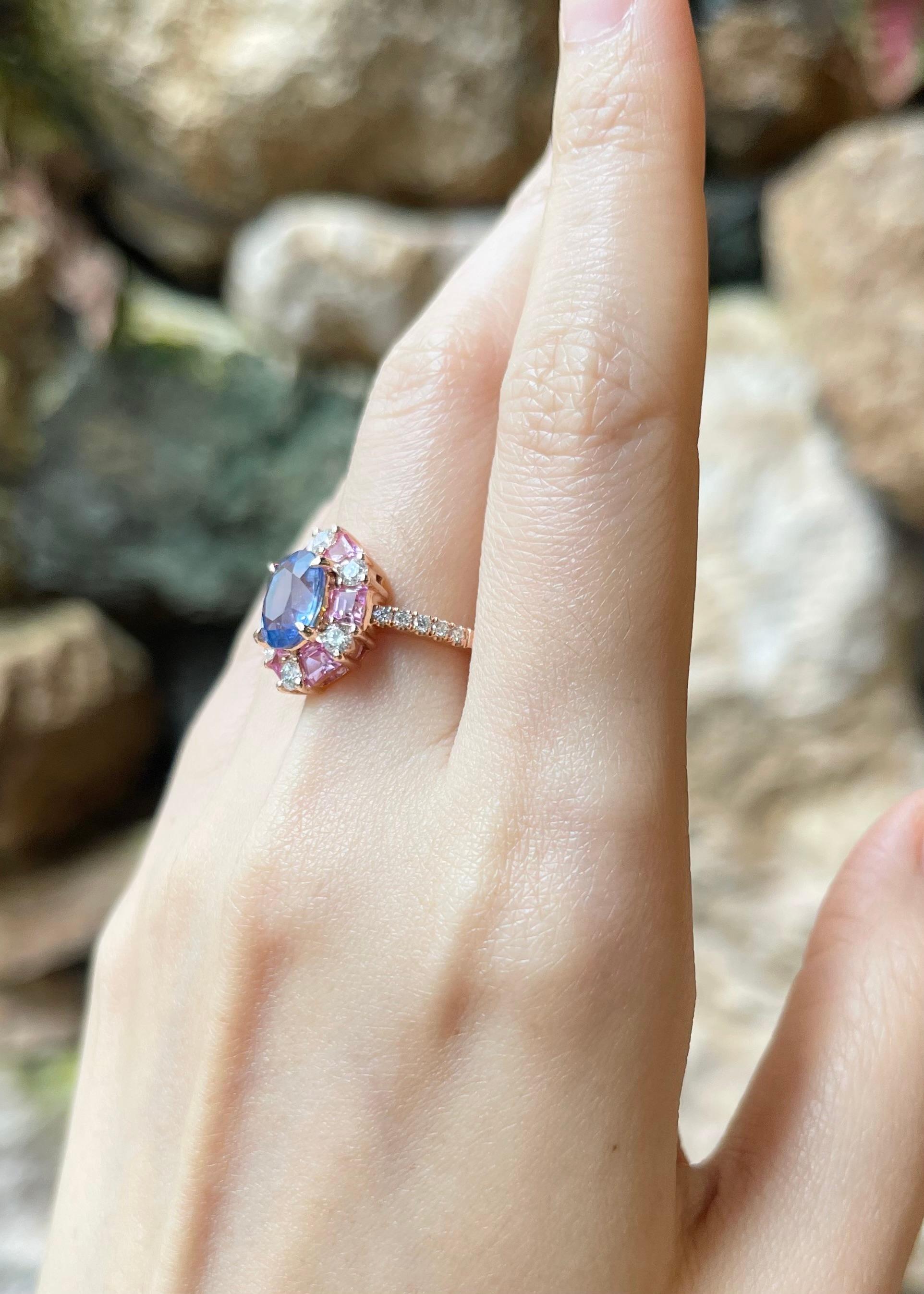 Blue Sapphire, Pink Sapphire and Diamond Ring set in 18K Rose Gold Settings In New Condition For Sale In Bangkok, TH