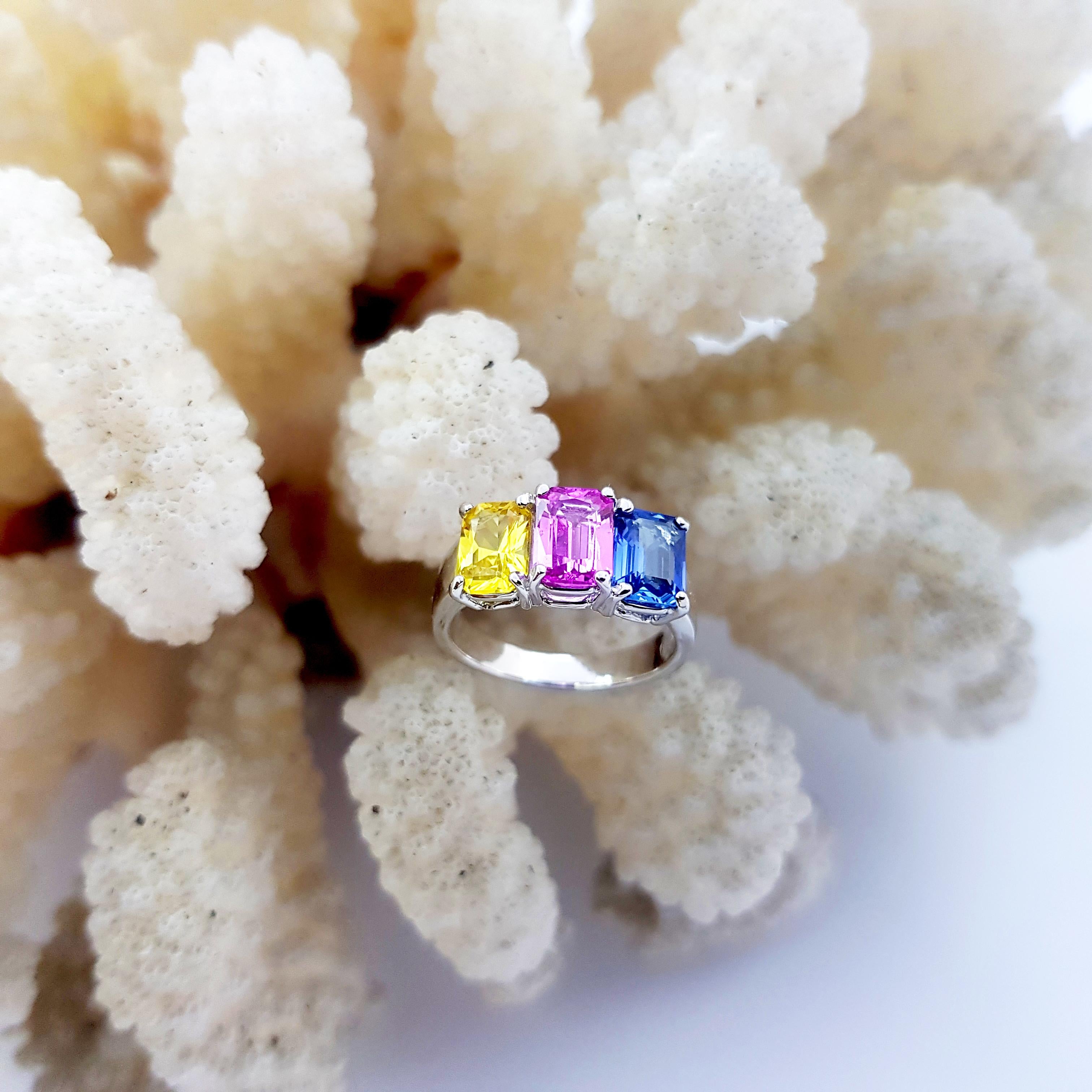 Blue Sapphire, Pink Sapphire and Yellow Sapphire Ring set in Platinum 900 For Sale 4