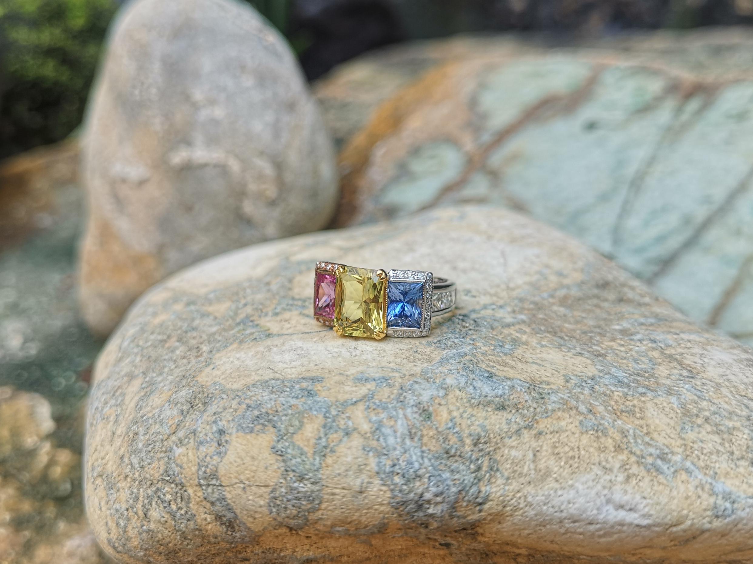 Blue Sapphire, Pink Sapphire, Yellow Sapphire Ring Set in 18 Karat White Gold For Sale 2