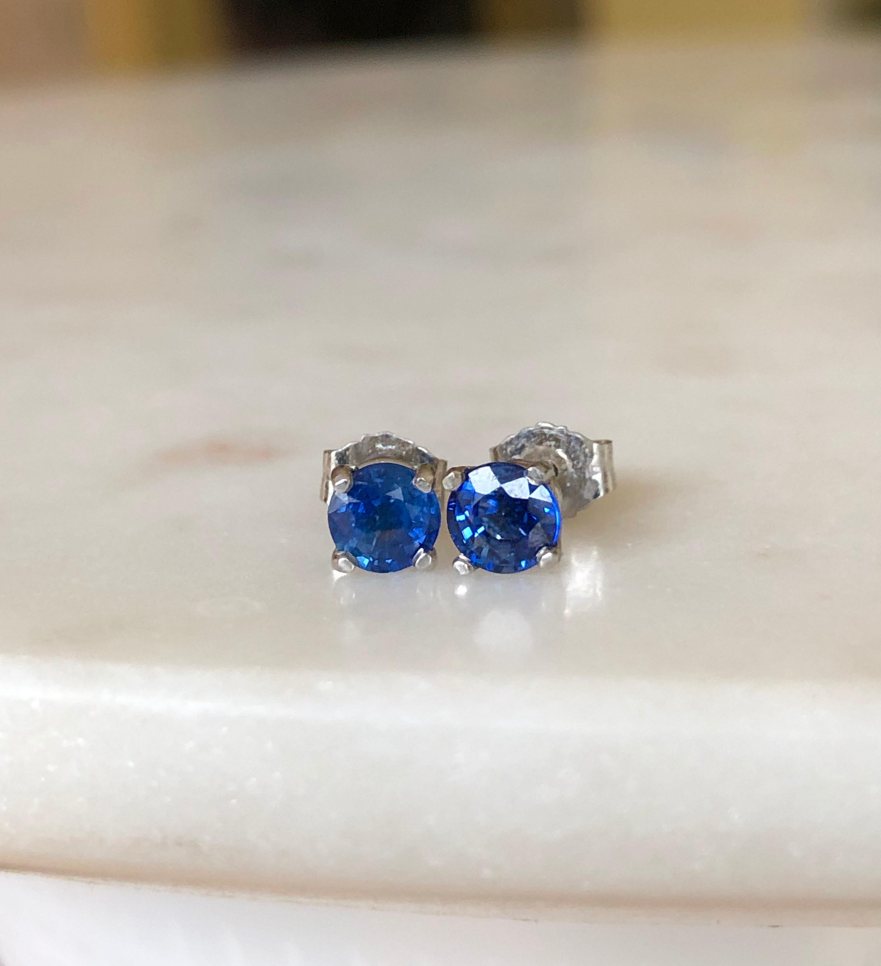 Contemporary Blue Sapphire Platinum Stud Earrings