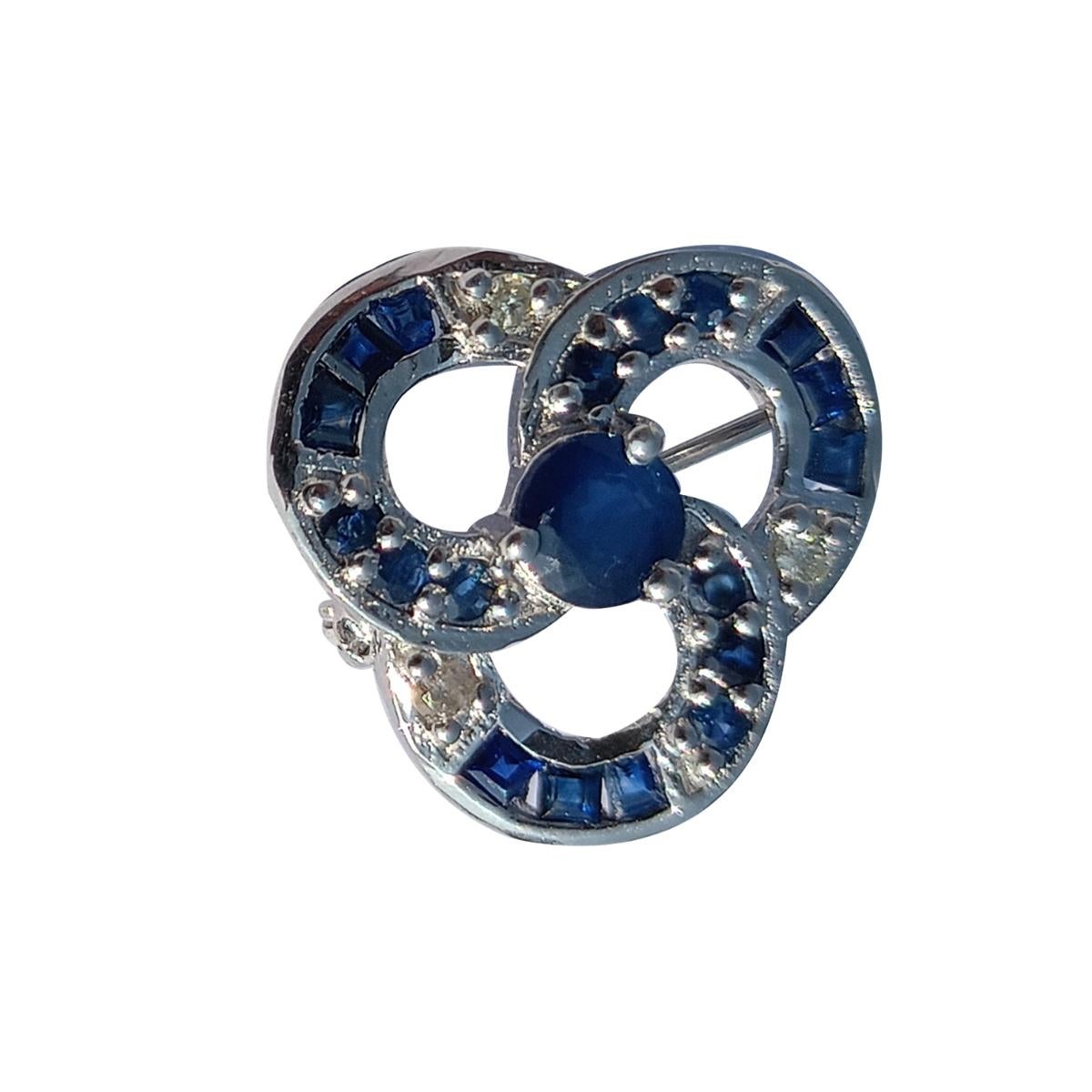 Blue Sapphire Poppy Flower Unisex Brooch Crafted in 925 Sterling Silver For Sale 3