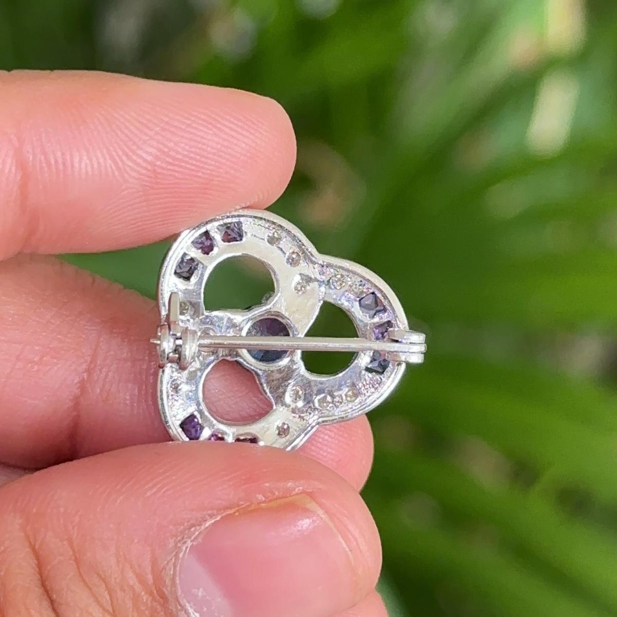 Spilla a forma di fiore di papavero con zaffiro blu, realizzata in argento 925. in vendita 4