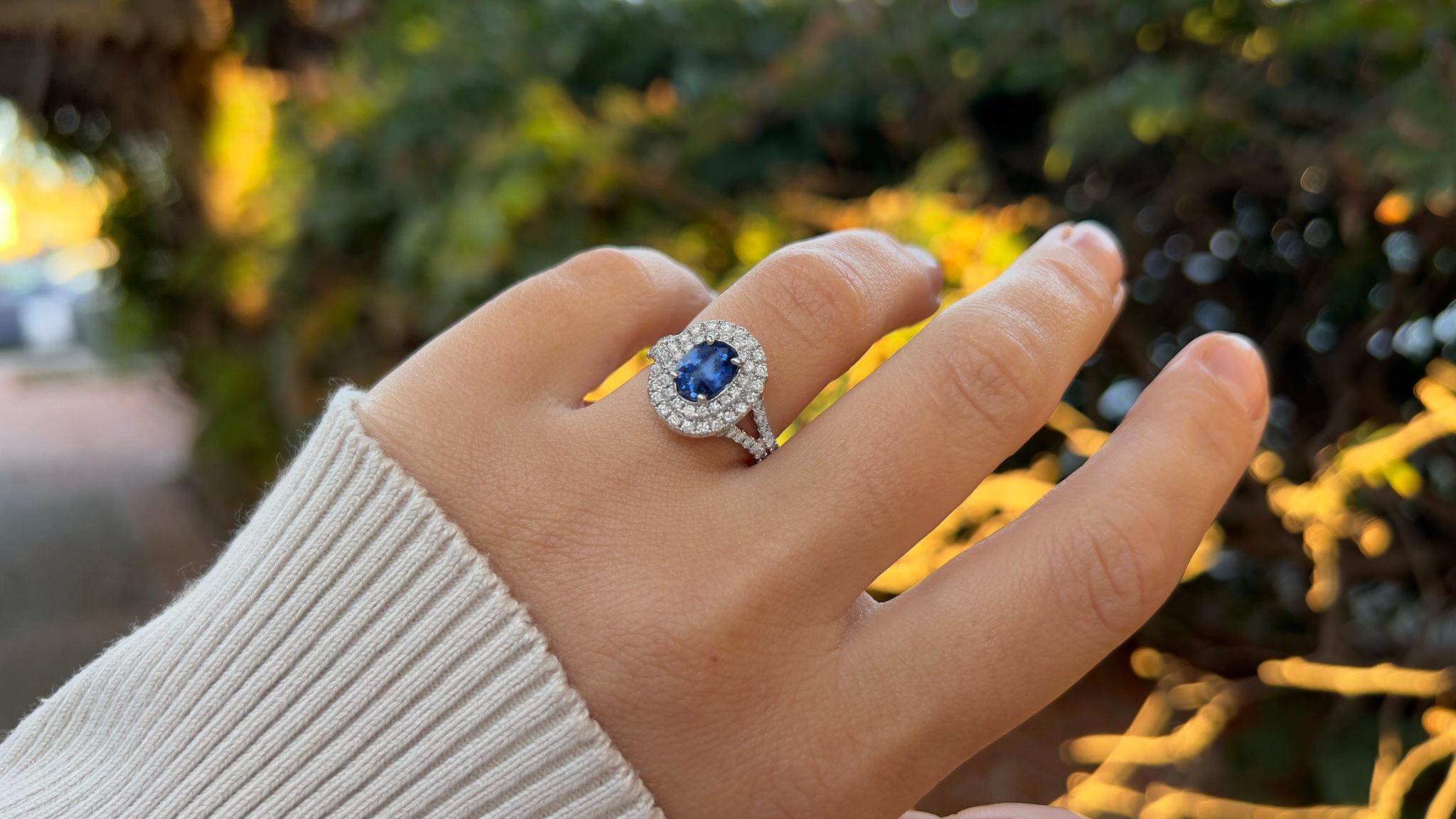 Contemporary Sapphire Ring With Diamonds 2.03 Carats 18K White Gold For Sale