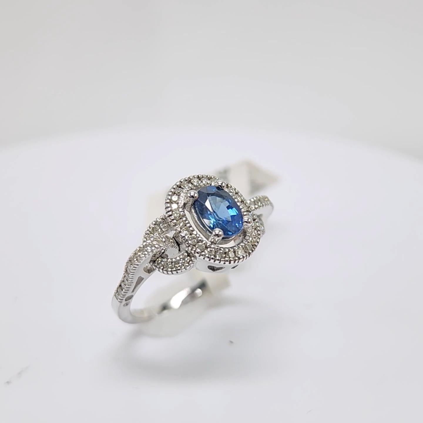 Blue Sapphire  Ring 14 Karat White Gold with Diamonds. For Sale 6