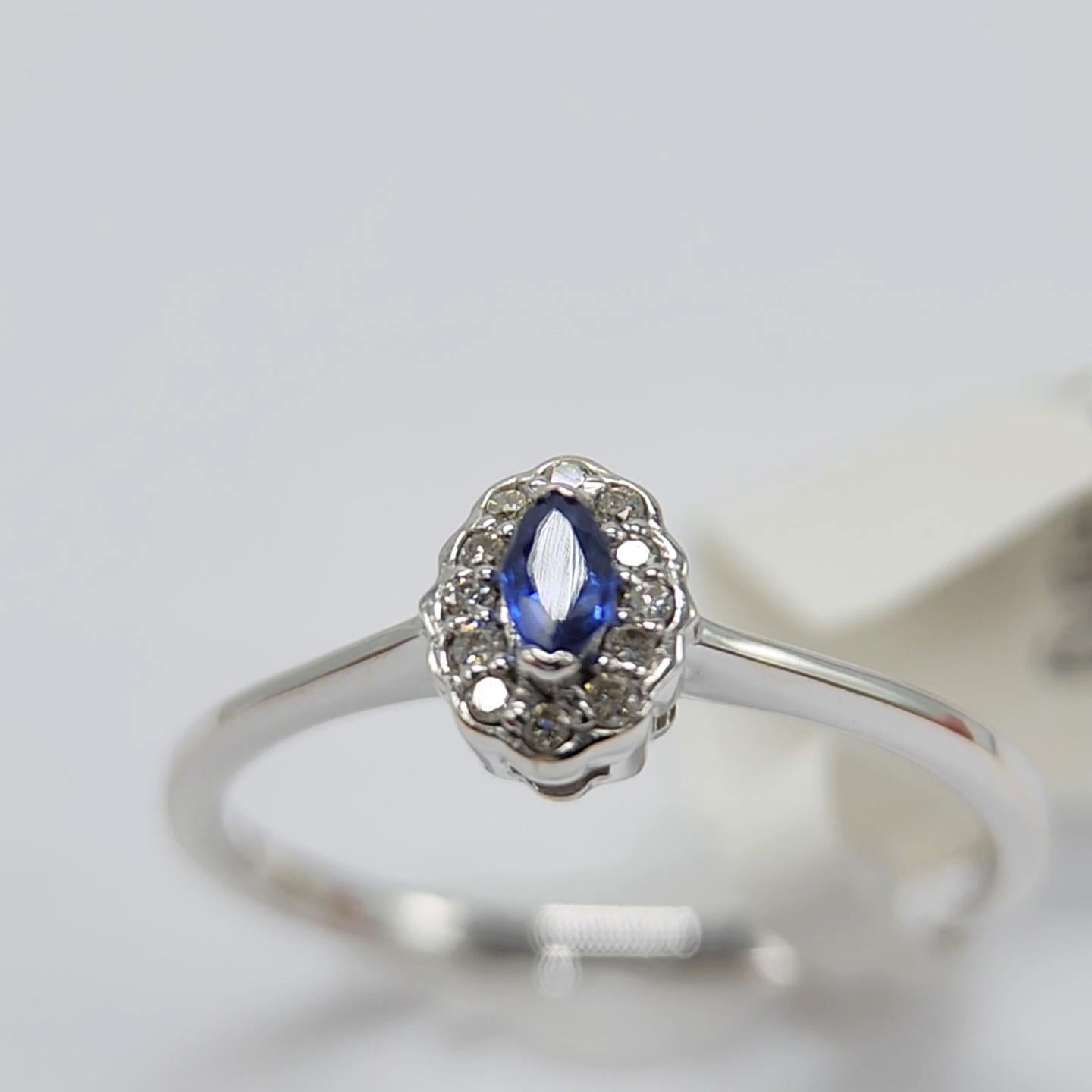 Blue Sapphire  Ring 14 Karat White Gold with Diamonds. For Sale 5