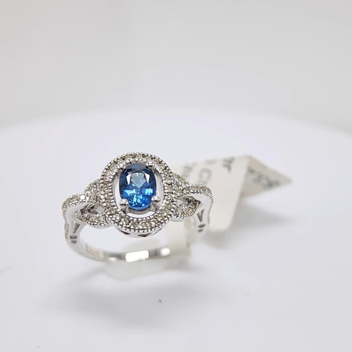Blue Sapphire  Ring 14 Karat White Gold with Diamonds. For Sale 7