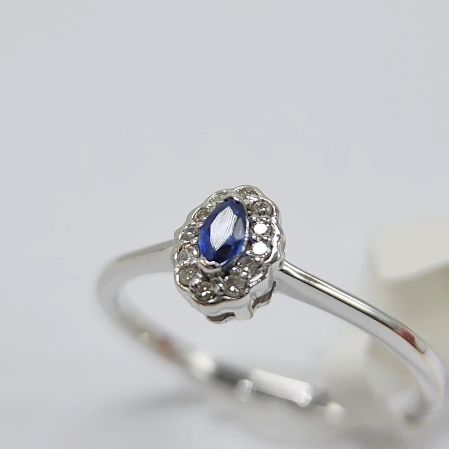 Blue Sapphire  Ring 14 Karat White Gold with Diamonds. For Sale 6