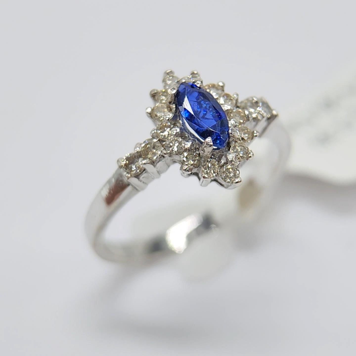 Blue Sapphire  Ring 14 Karat White Gold with Diamonds. For Sale 6