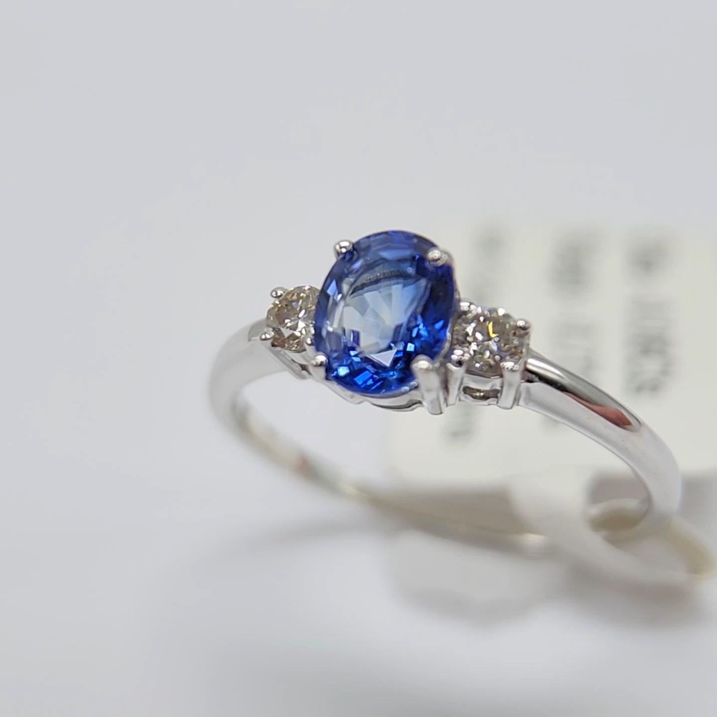 Blue Sapphire  Ring 14 Karat White Gold with Diamonds. For Sale 6