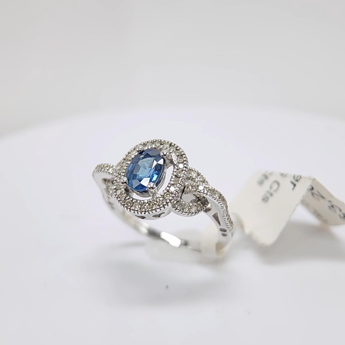 Blue Sapphire  Ring 14 Karat White Gold with Diamonds. For Sale 8