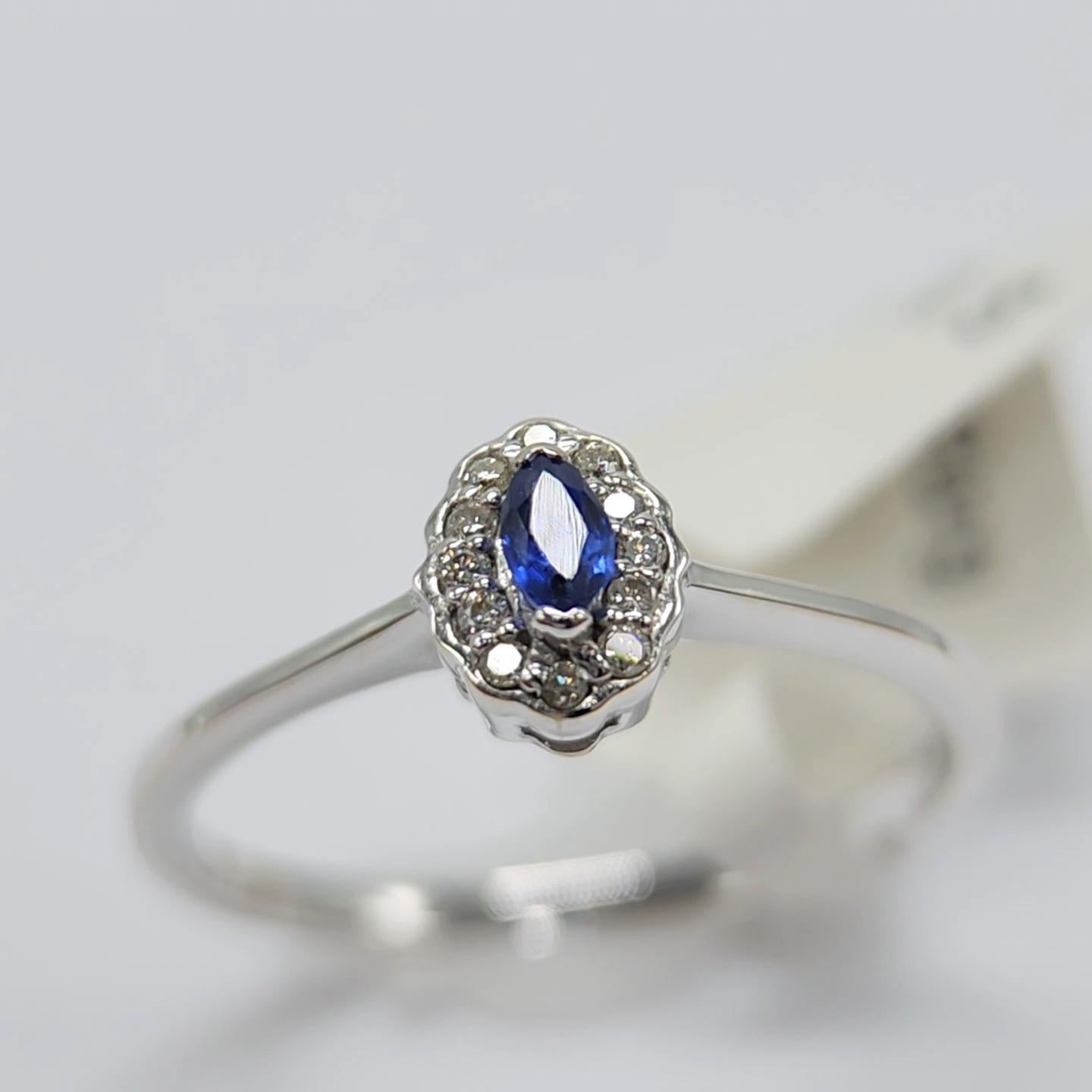 Blue Sapphire  Ring 14 Karat White Gold with Diamonds. For Sale 7