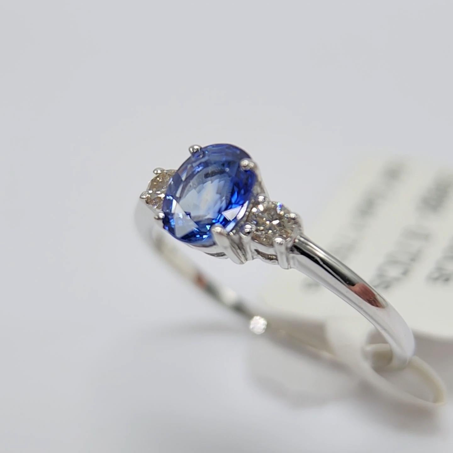 Blue Sapphire  Ring 14 Karat White Gold with Diamonds. For Sale 7