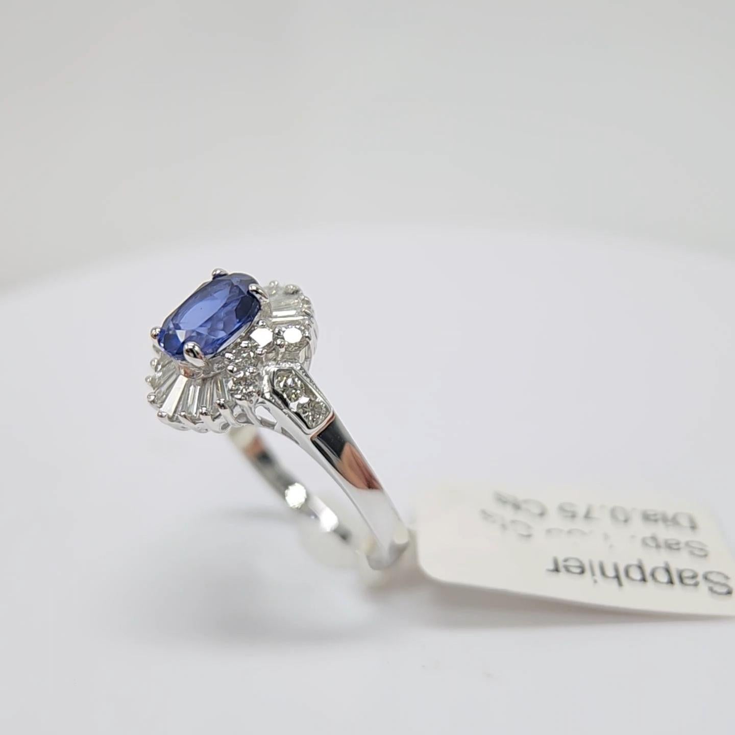 Blue Sapphire  Ring 14 Karat White Gold with Diamonds. In New Condition For Sale In Brooklyn, NY