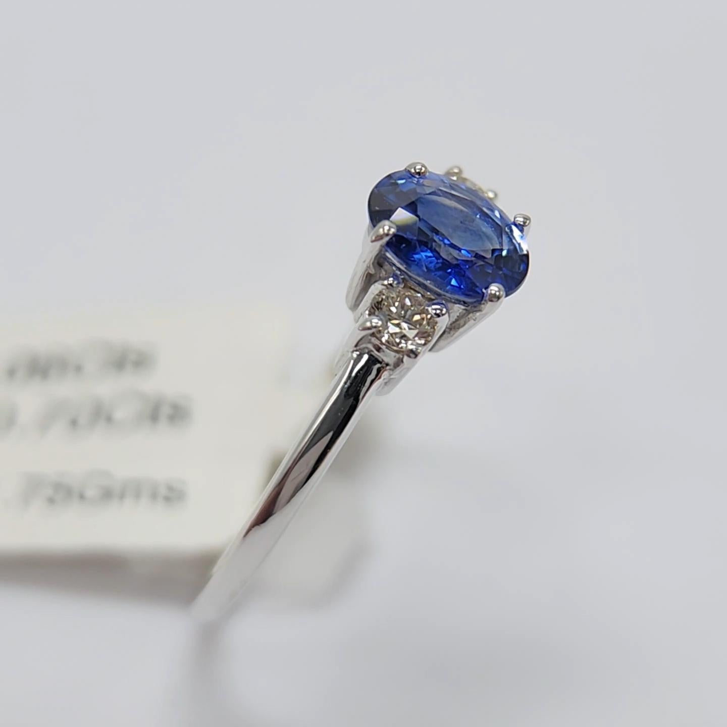 Blue Sapphire  Ring 14 Karat White Gold with Diamonds. In New Condition For Sale In Brooklyn, NY