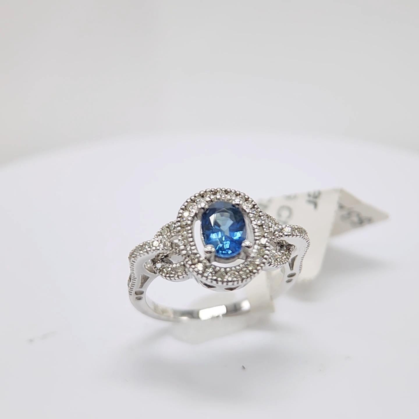Blue Sapphire  Ring 14 Karat White Gold with Diamonds. For Sale 2