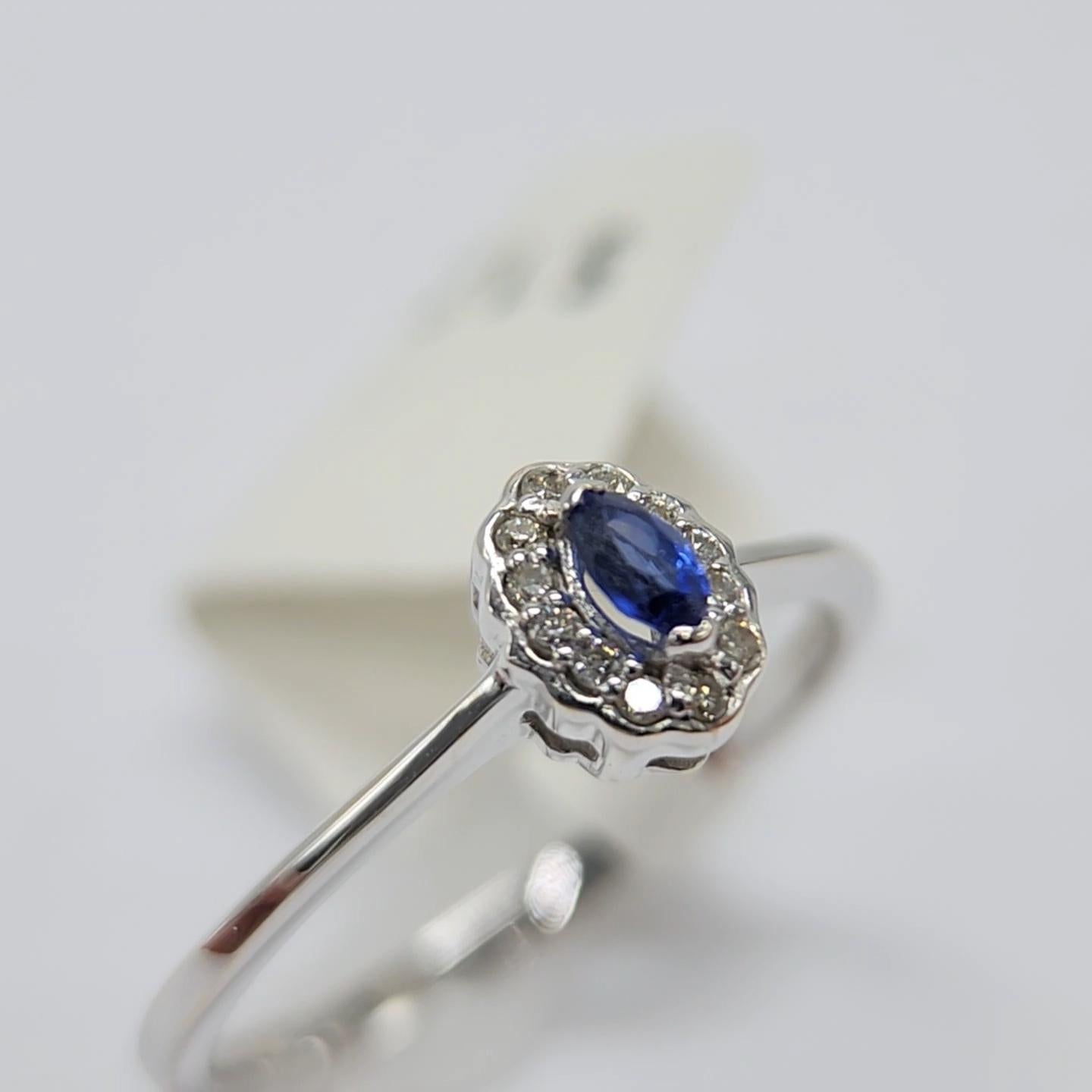 Blue Sapphire  Ring 14 Karat White Gold with Diamonds. For Sale 1