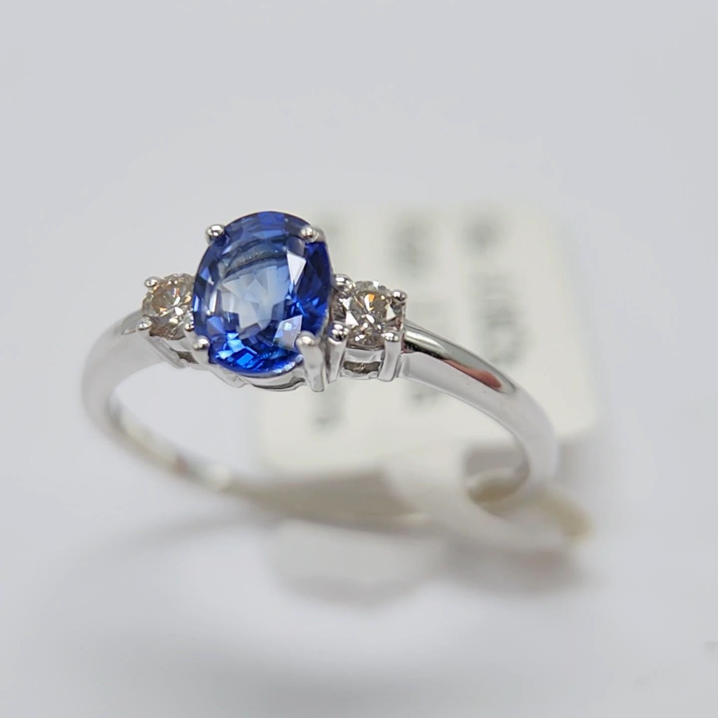 Blue Sapphire  Ring 14 Karat White Gold with Diamonds. For Sale 1