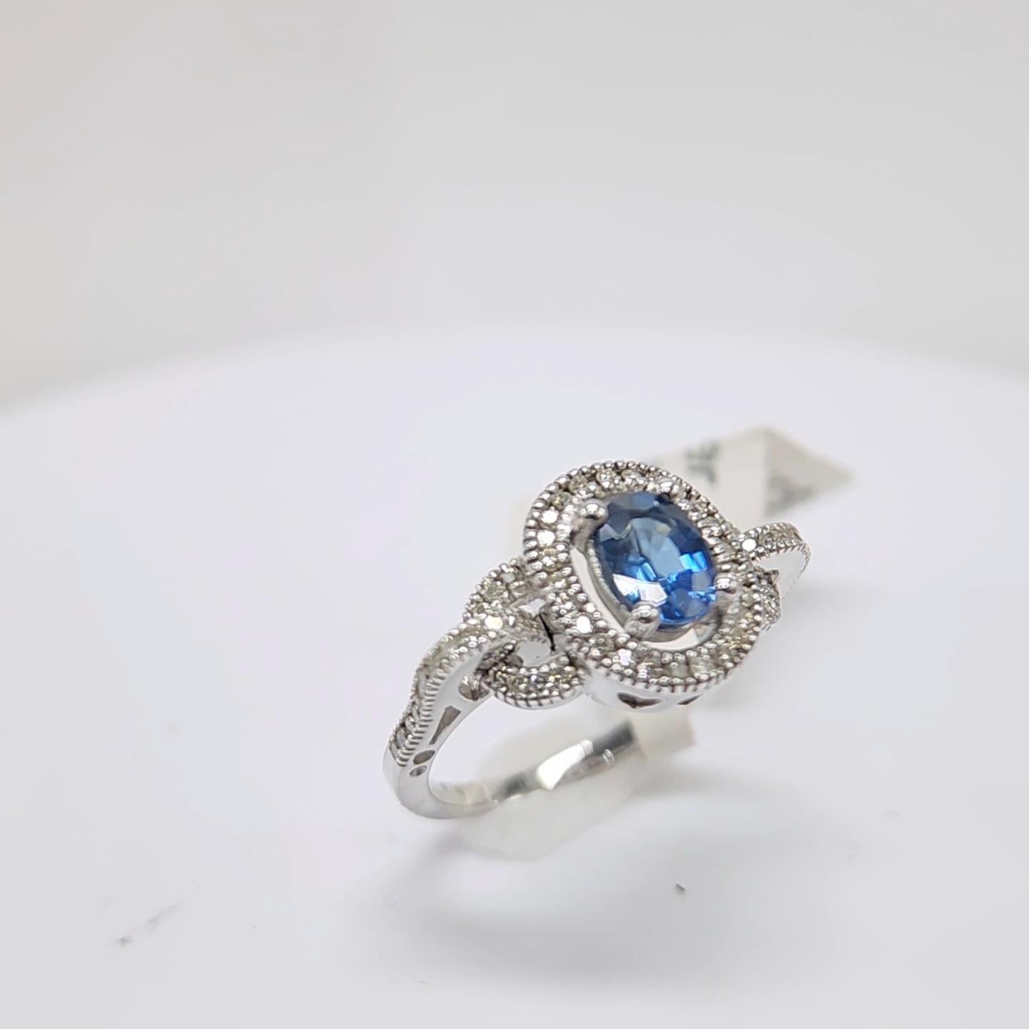Blue Sapphire  Ring 14 Karat White Gold with Diamonds. For Sale 3