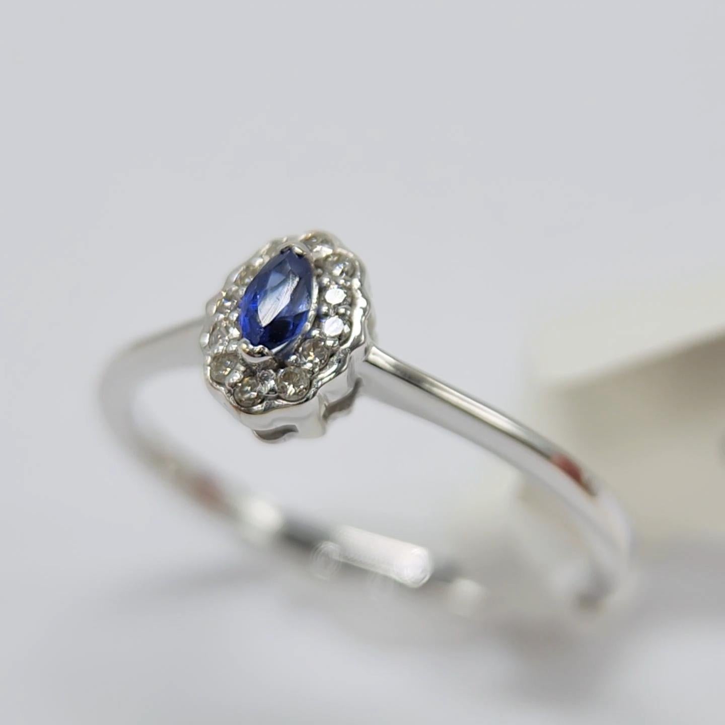 Blue Sapphire  Ring 14 Karat White Gold with Diamonds. For Sale 2