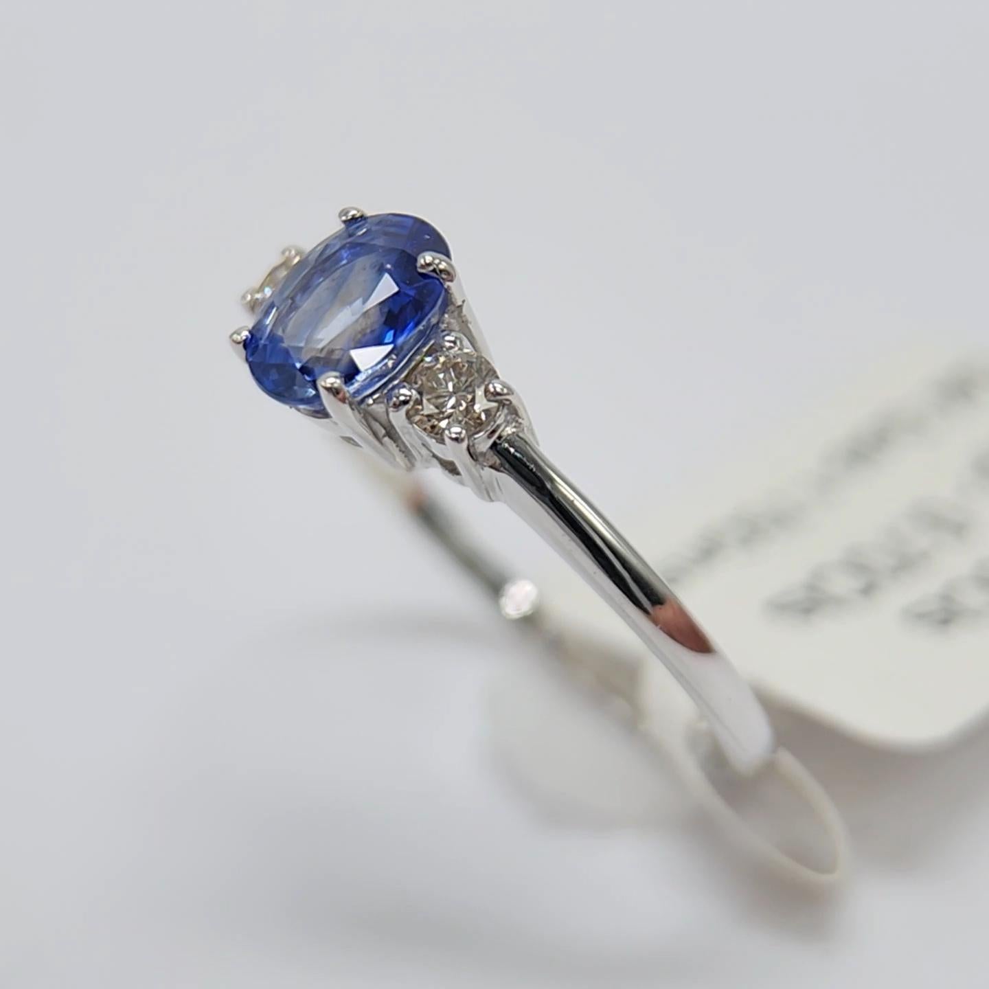 Blue Sapphire  Ring 14 Karat White Gold with Diamonds. For Sale 2