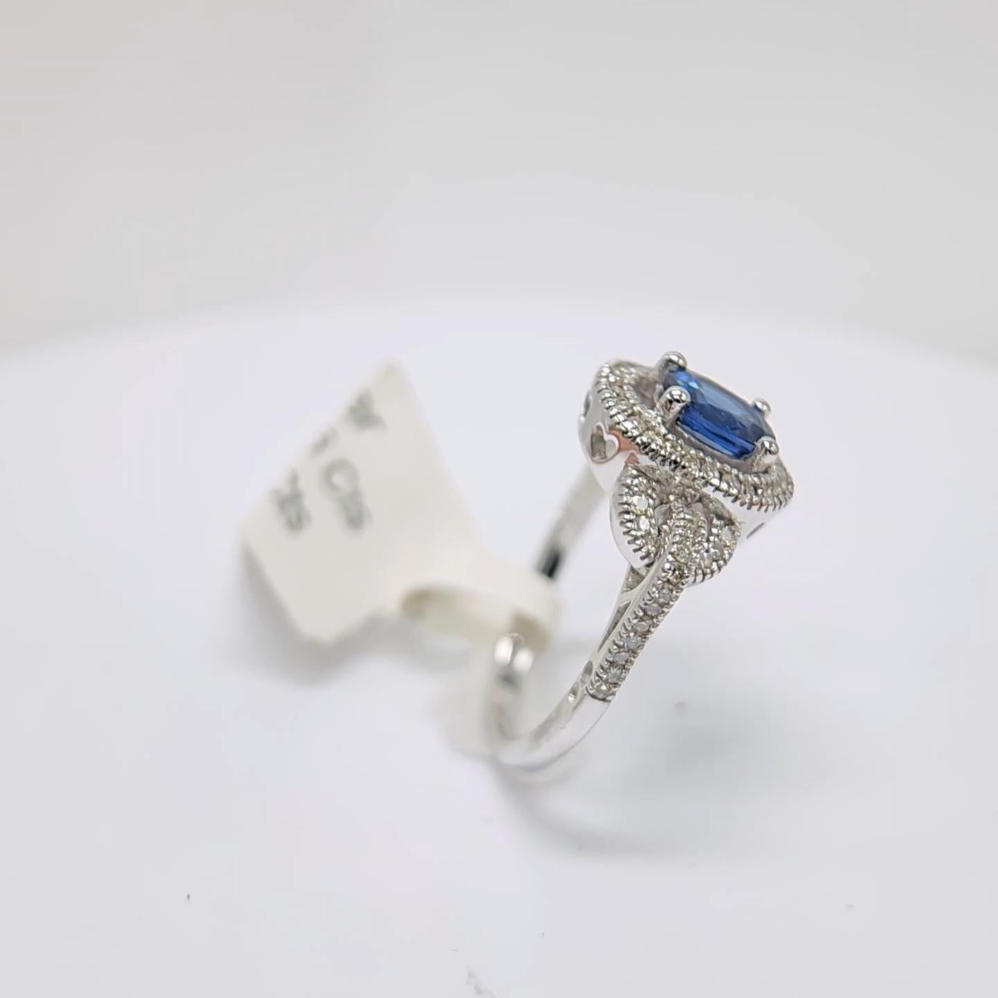 Blue Sapphire  Ring 14 Karat White Gold with Diamonds. For Sale 5