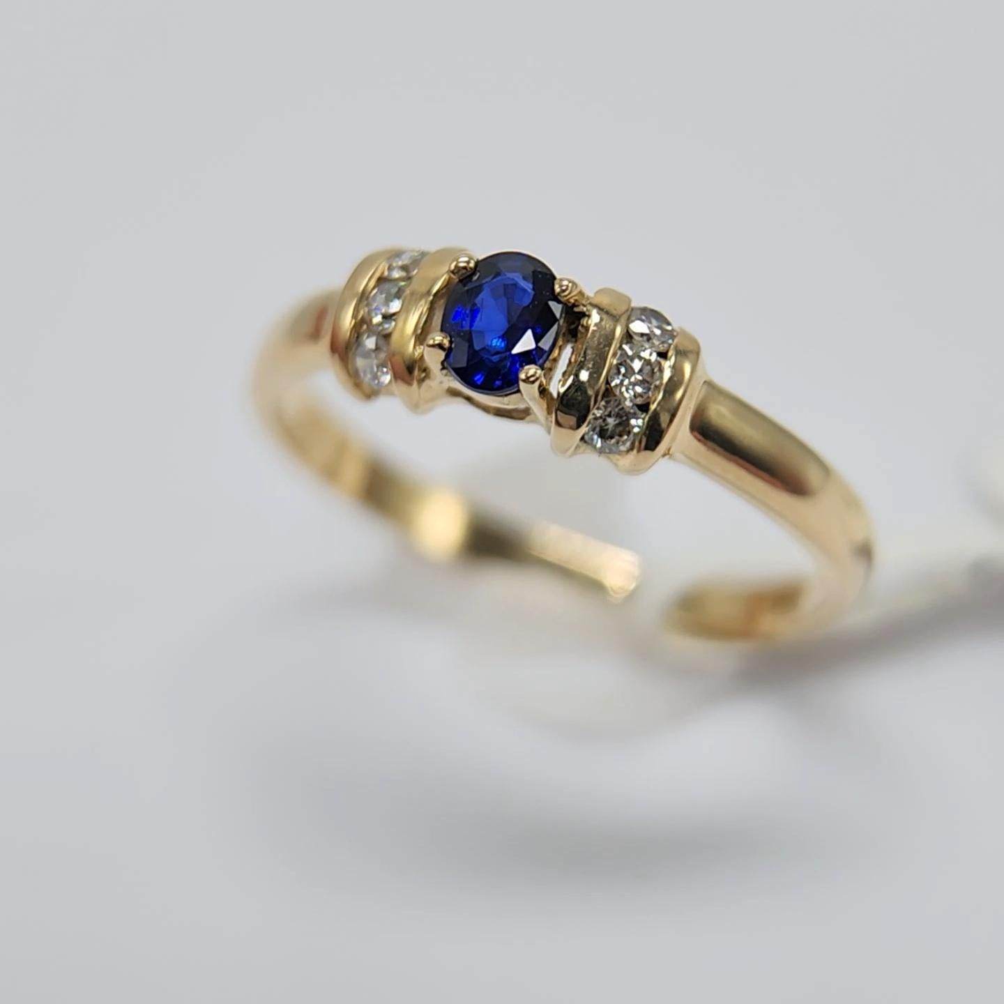 Blue Sapphire  Ring 14 Karat Yellow Gold with Diamonds. For Sale 5