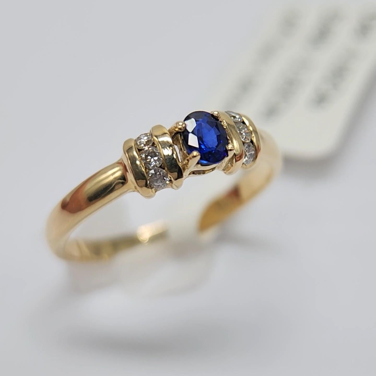 Blue Sapphire  Ring 14 Karat Yellow Gold with Diamonds. For Sale 8