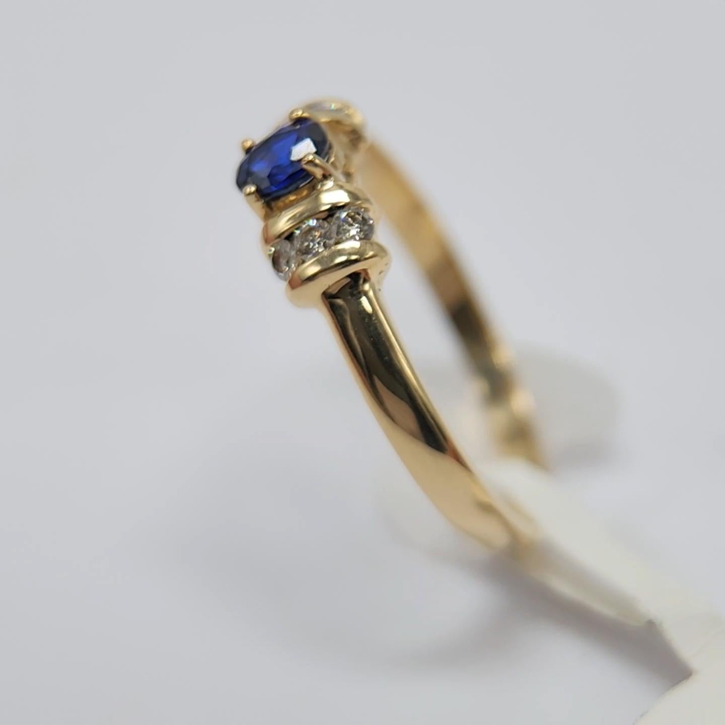 Blue Sapphire  Ring 14 Karat Yellow Gold with Diamonds. For Sale 2