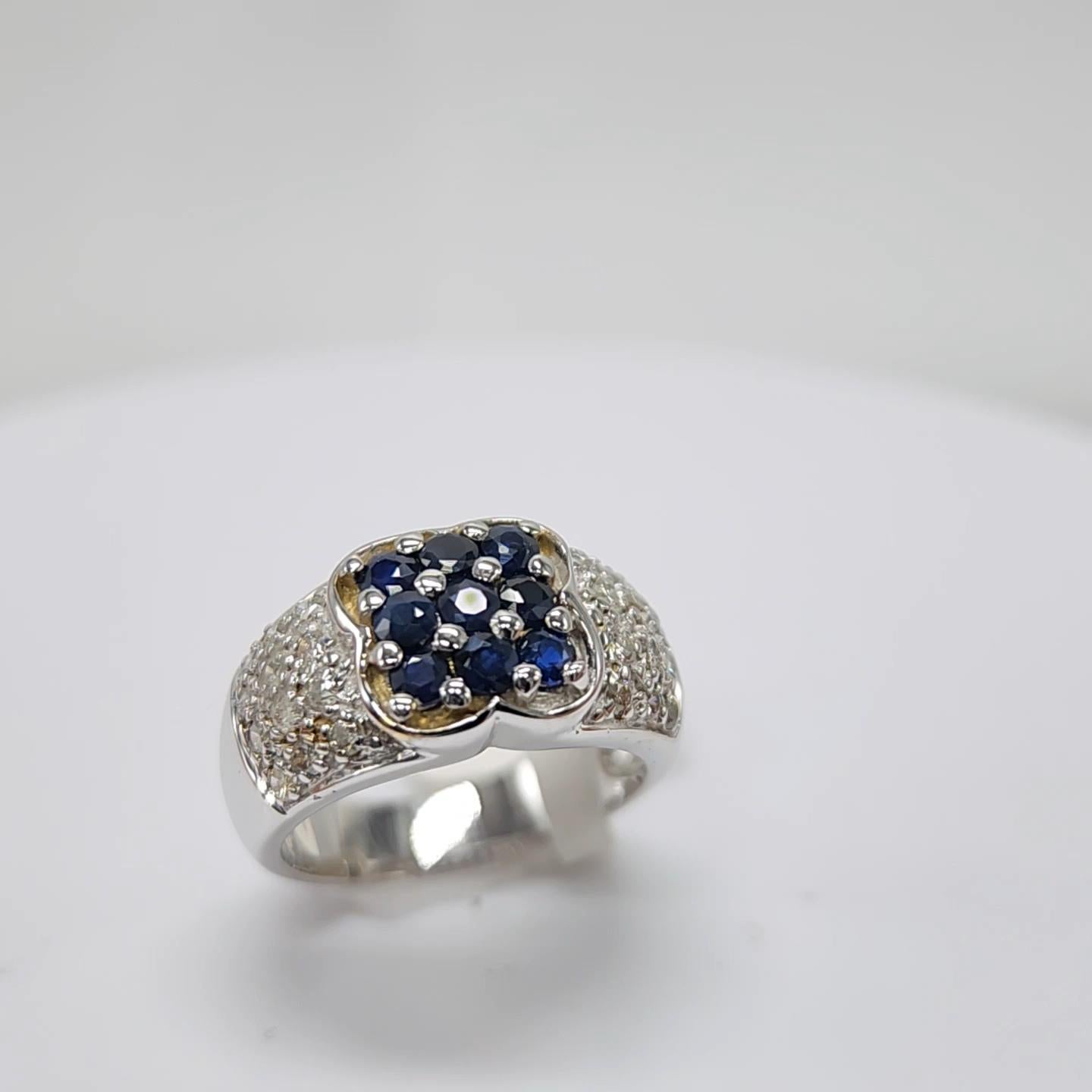 Blauer Saphir  Ring aus 18 Karat Weißgold mit Diamanten. im Angebot 8