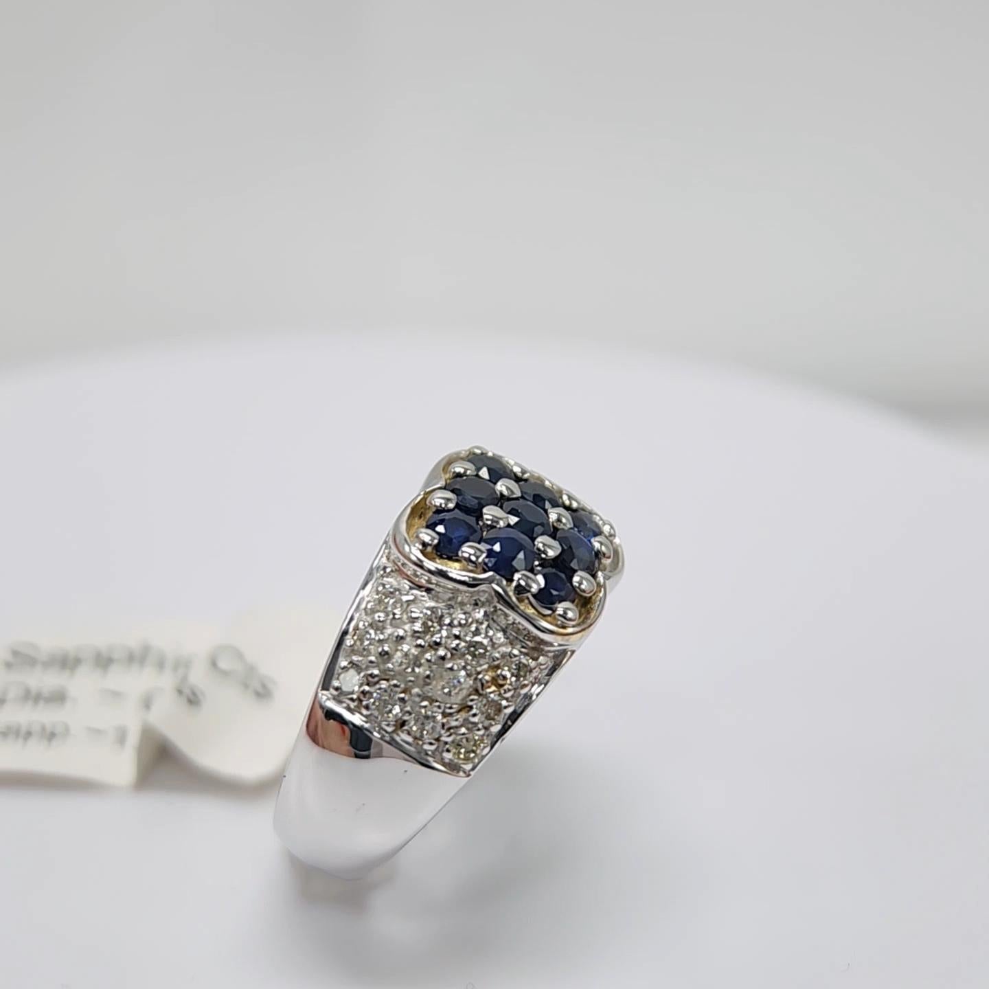 Blauer Saphir  Ring aus 18 Karat Weißgold mit Diamanten. im Angebot 5
