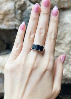 Blue Sapphire Ring 18K White Gold Settings