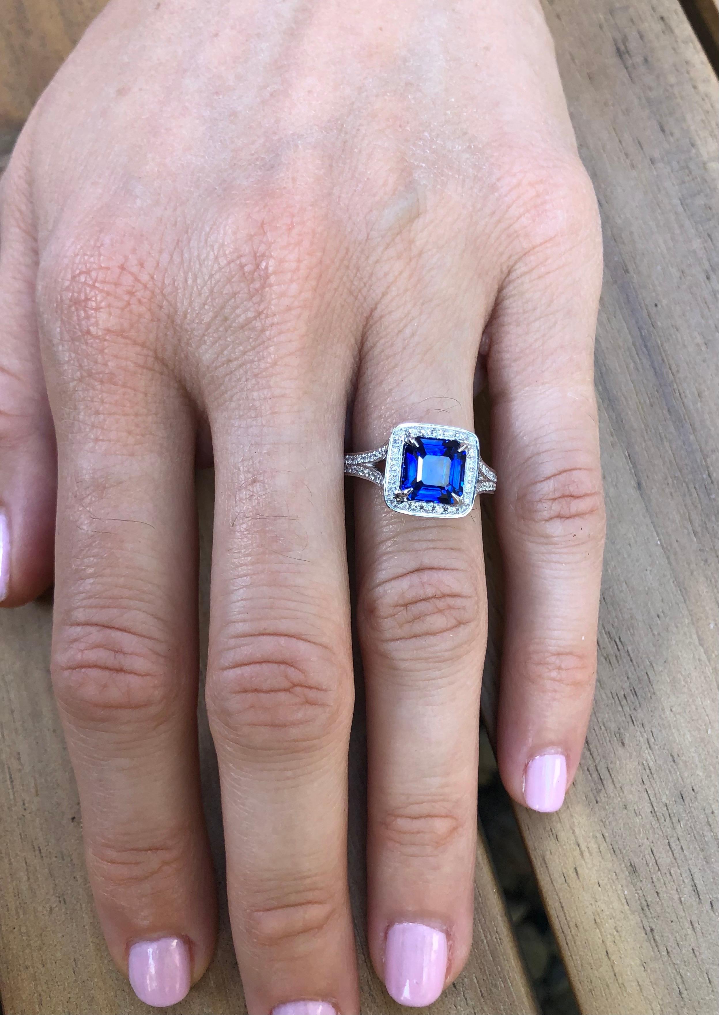 Blue Sapphire Ring 2.58 Carat Square Emerald Cut In New Condition In Beverly Hills, CA