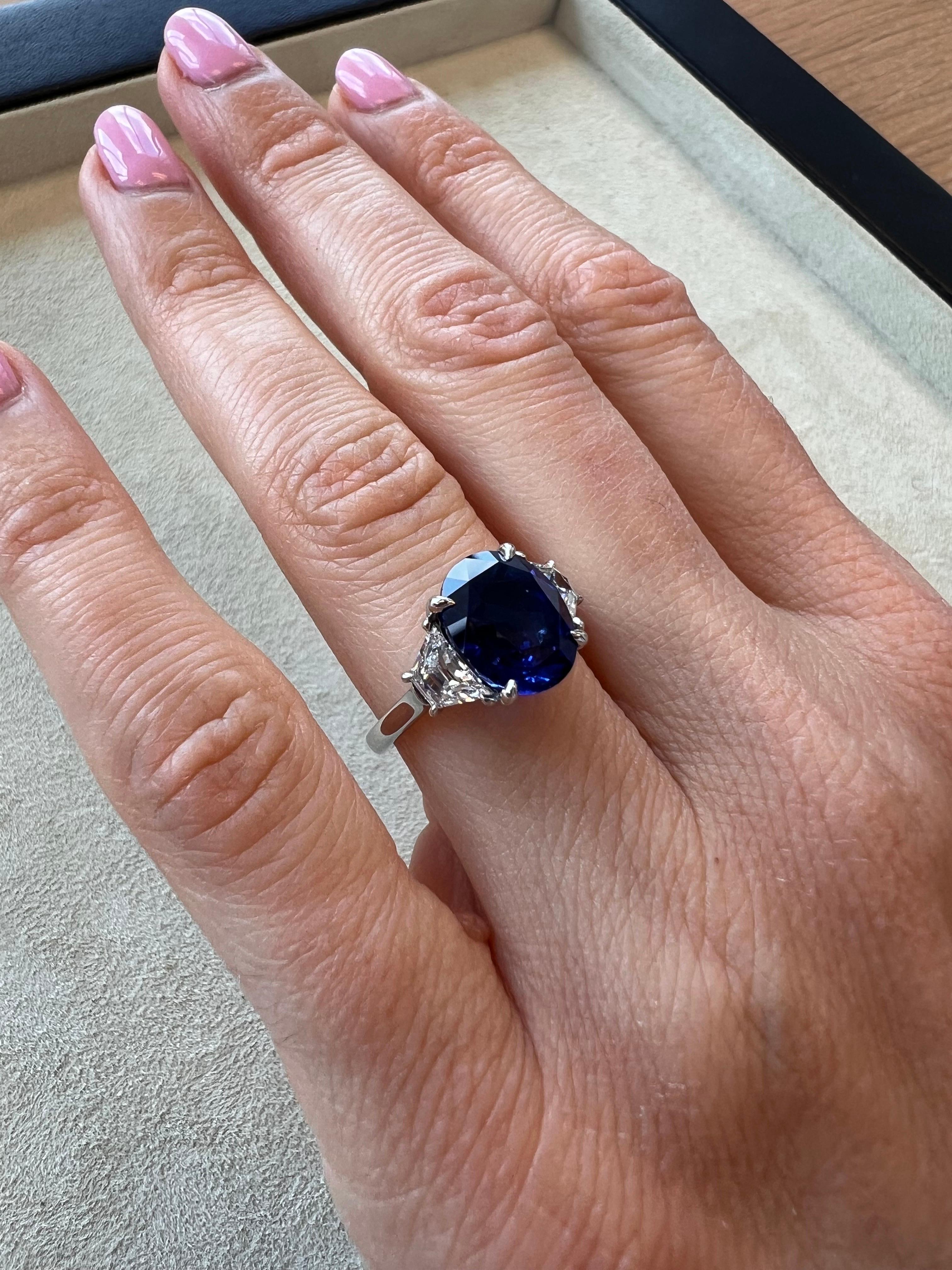 Oval Cut Blue Sapphire Ring 5.08 Carat Oval For Sale