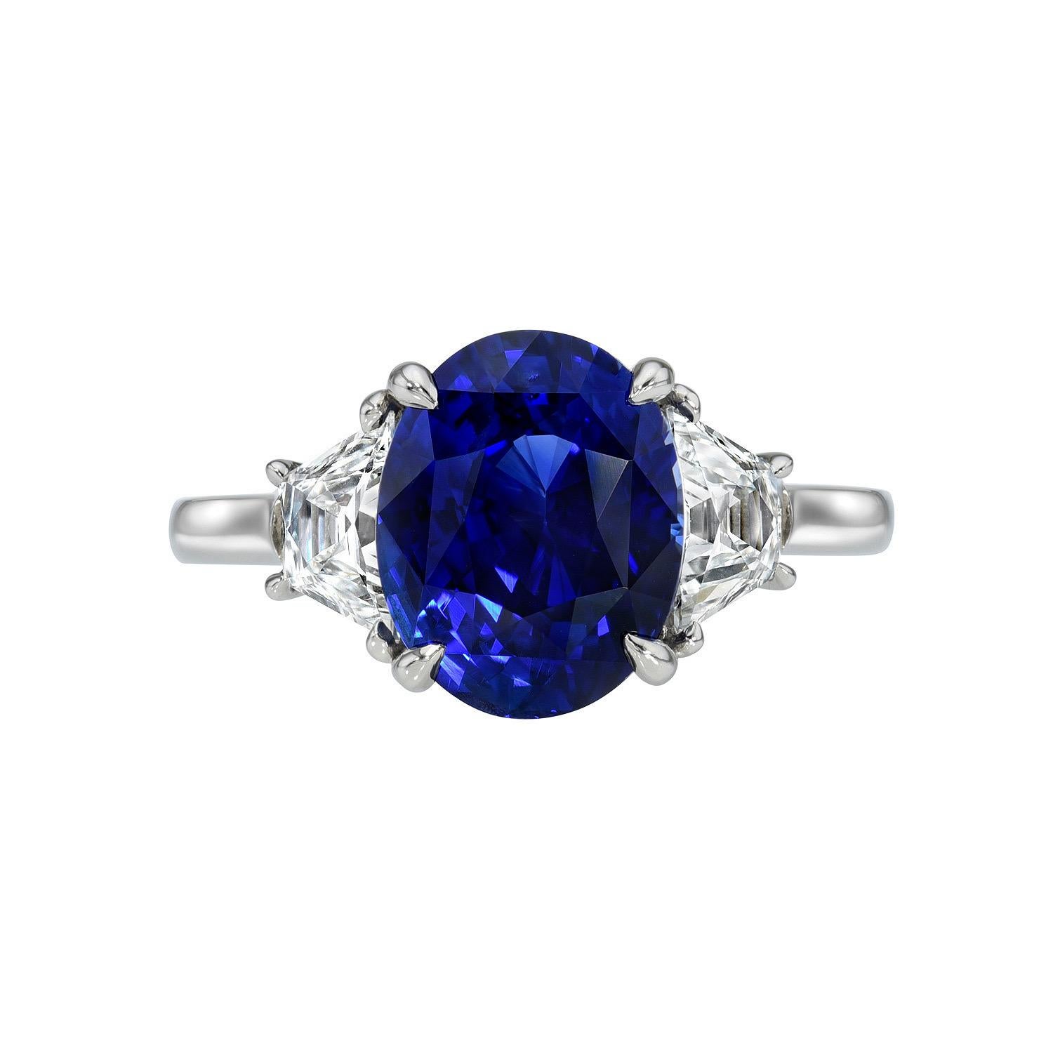 Women's Blue Sapphire Ring 5.08 Carat Oval For Sale