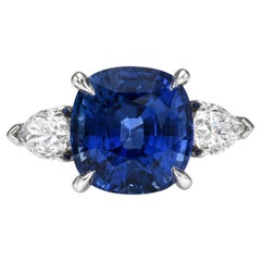 Zafiro Azul Real de Ceilán Anillo de Platino de Tres Piedras con Diamantes en Forma de Pera