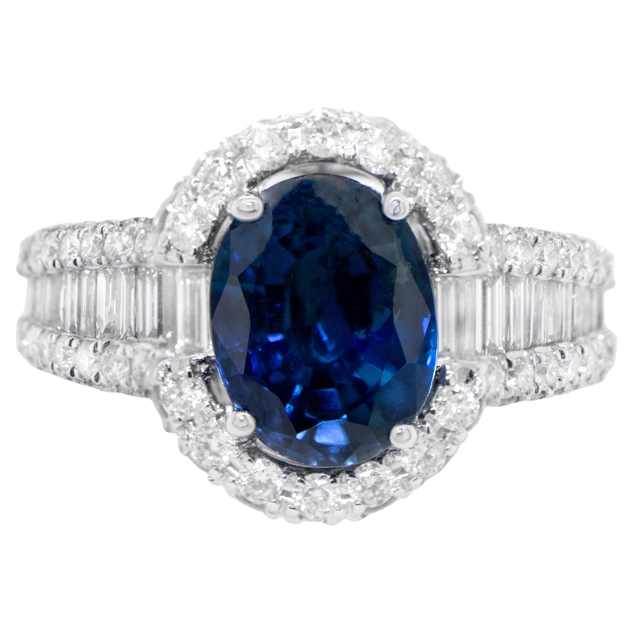 Blue Sapphire Ring Diamond Setting 4.67 Carats 18K Gold For Sale