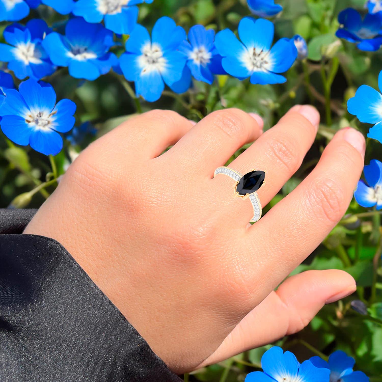 Taille Marquise Bague saphir bleu 2,4 carats or jaune 10 carats en vente