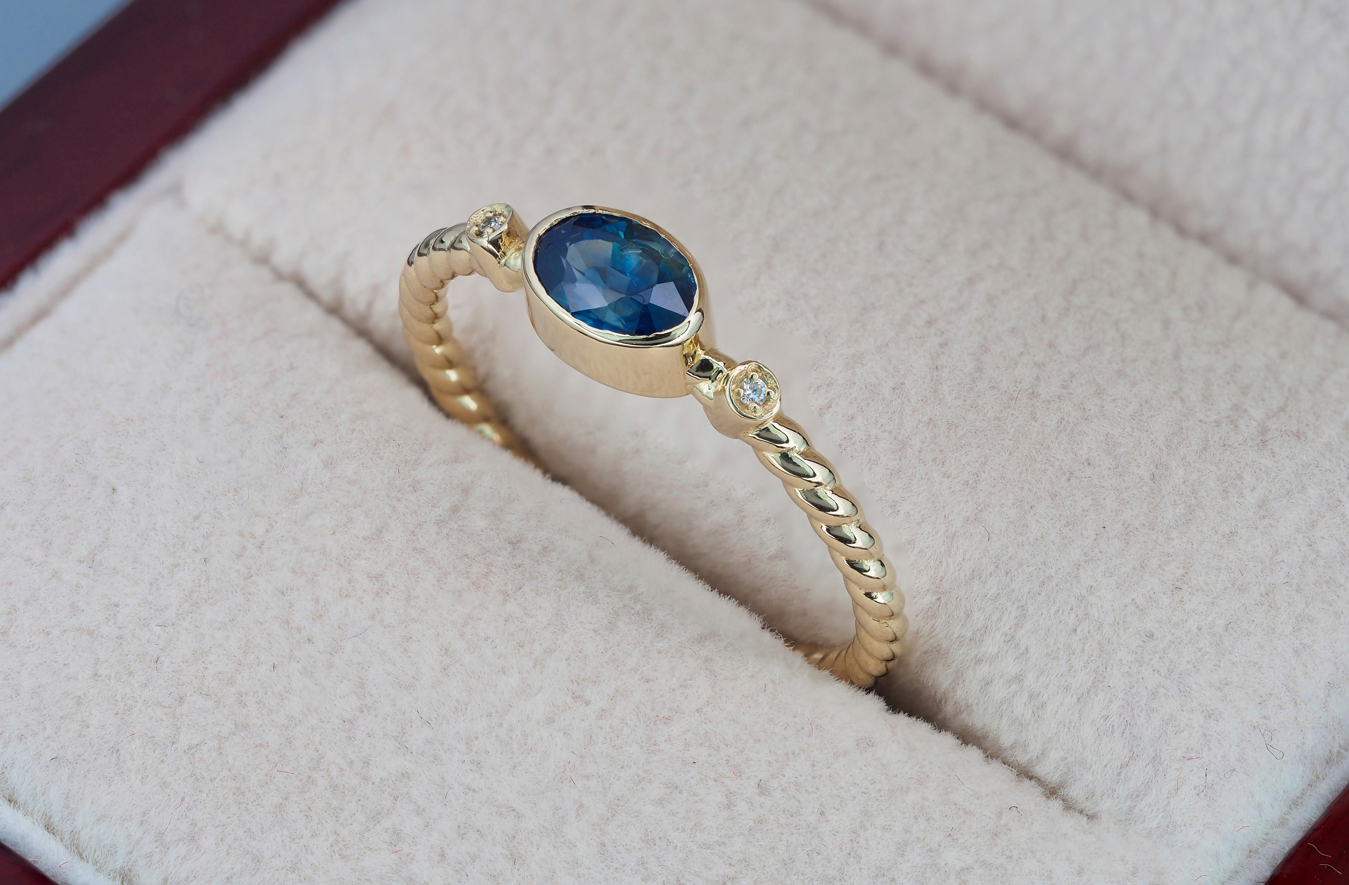 Blue sapphire ring in 14k gold.  In New Condition For Sale In Istanbul, TR